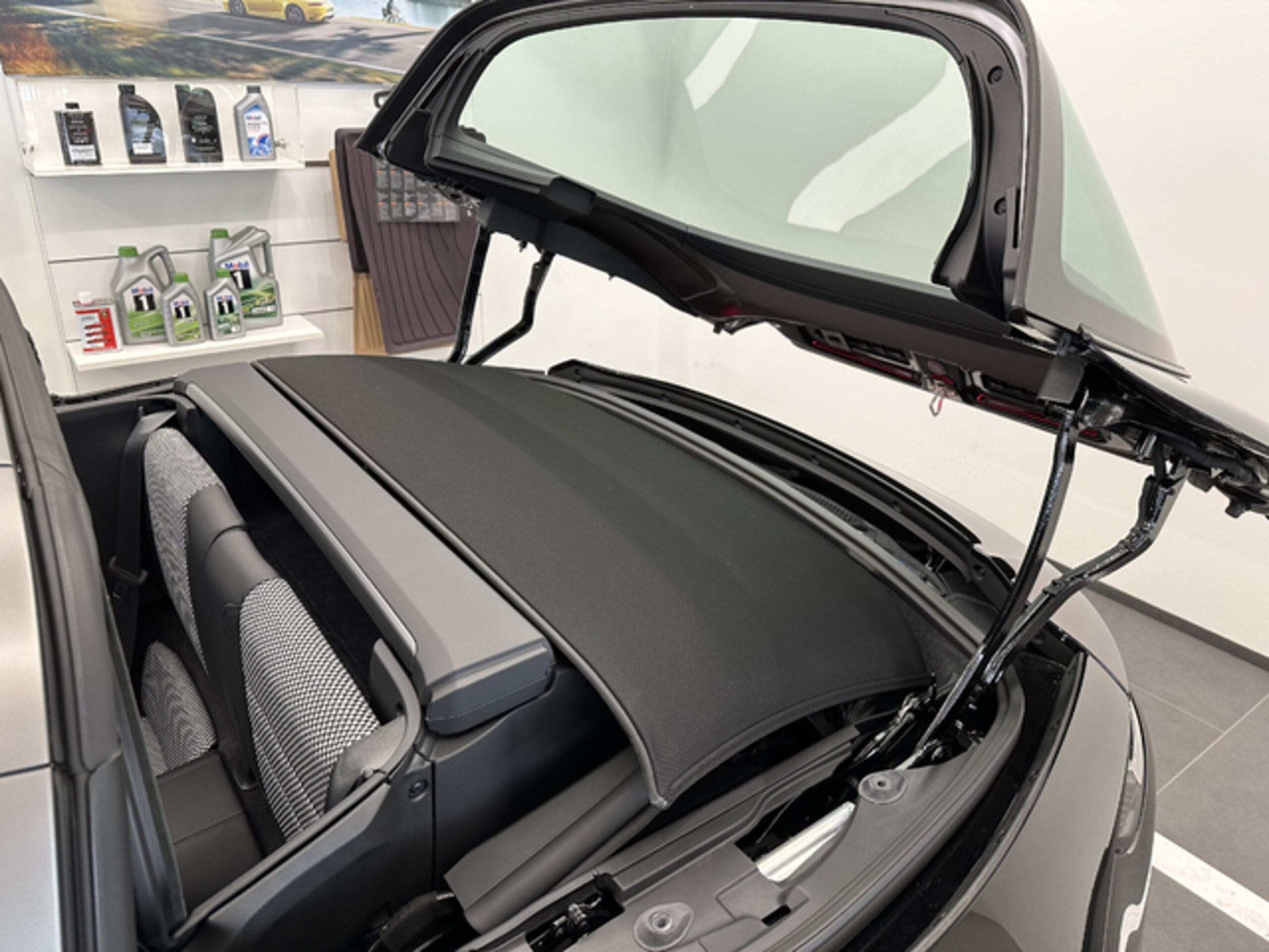 2023 Porsche 911 Targa — Photo 6 / 14