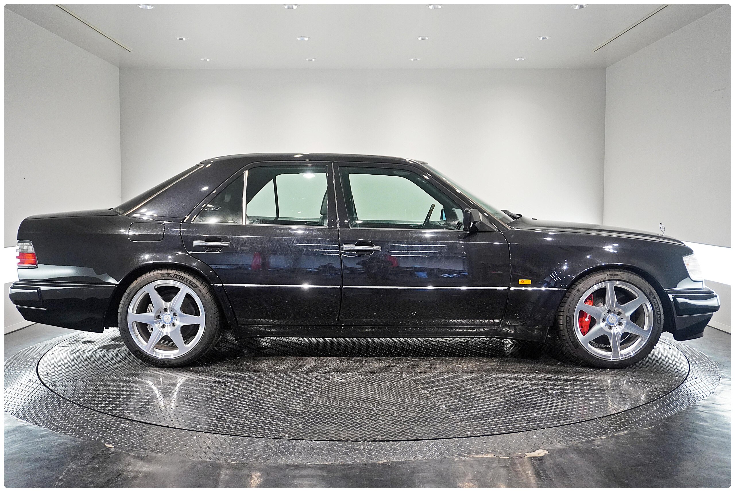 1995 Mercedes Benz E60 AMG — Photo 6 / 23