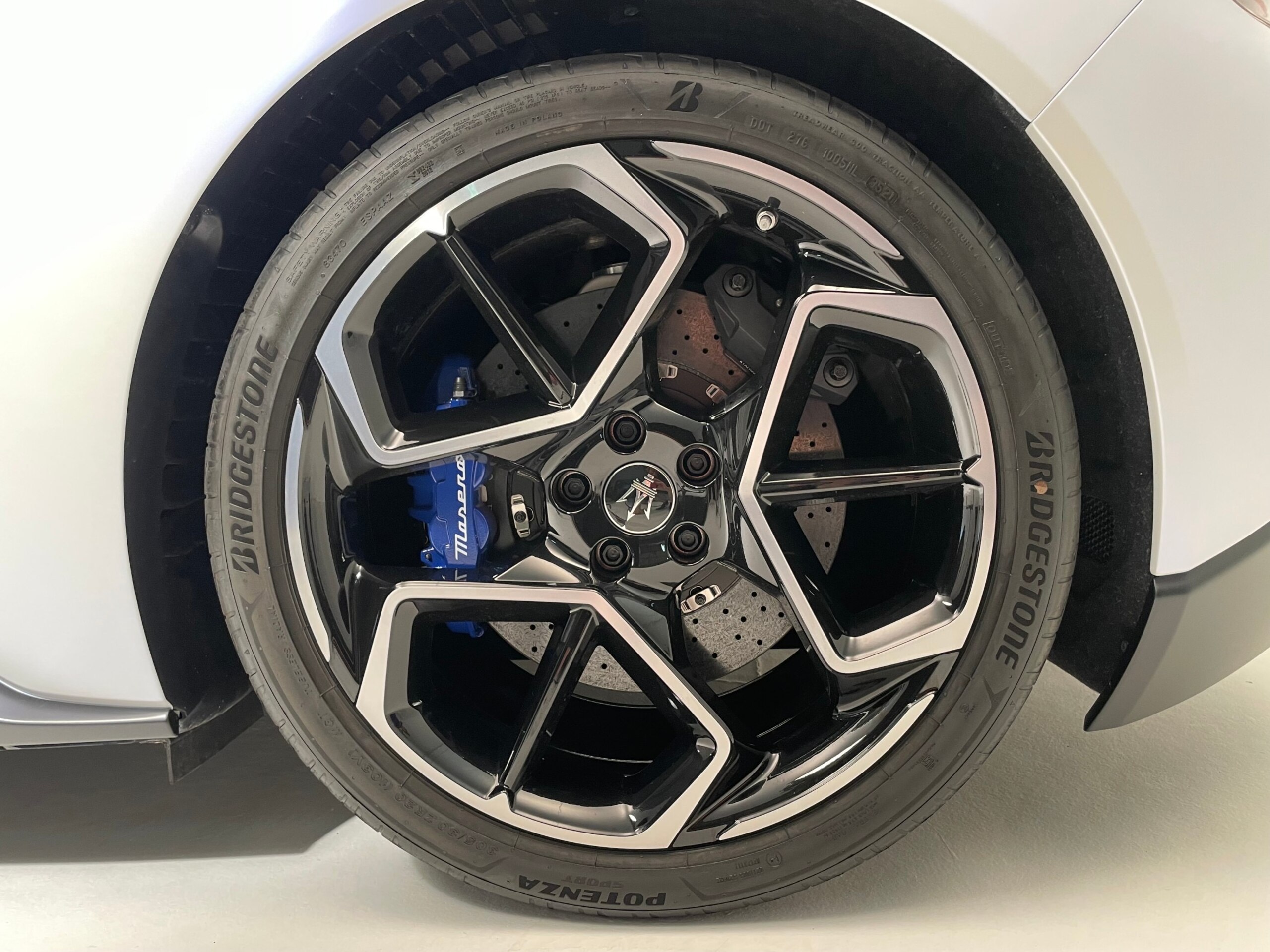 2022 Maserati MC20 — Photo 7 / 9