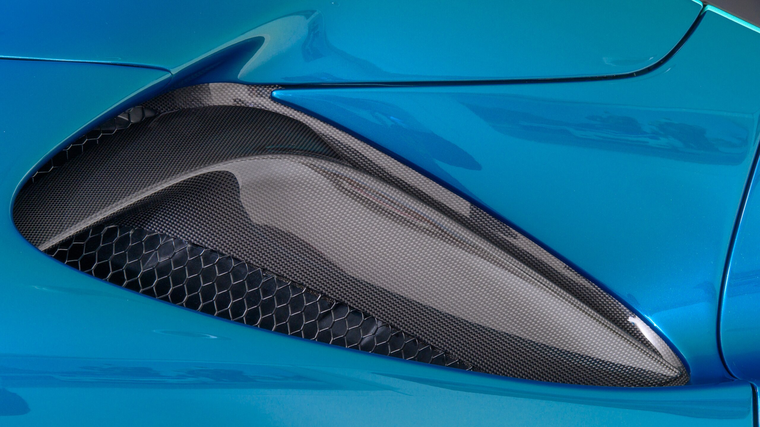 2023 Ferrari SF90 Spider Tailor Made — Photo 10 / 26