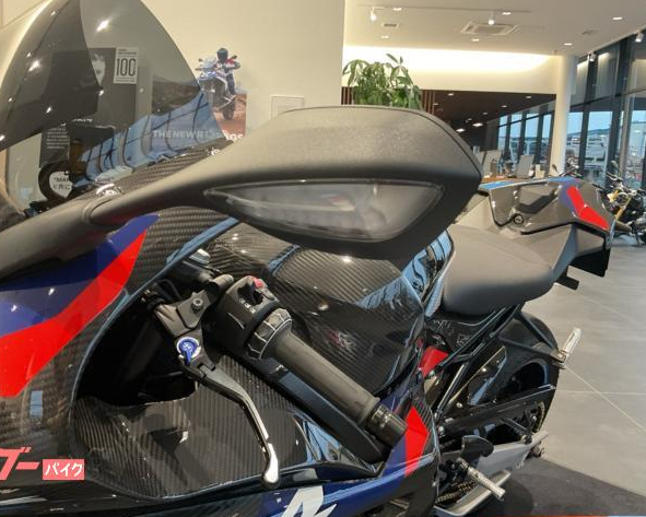 2023 BMW M1000RR — Photo 14 / 18