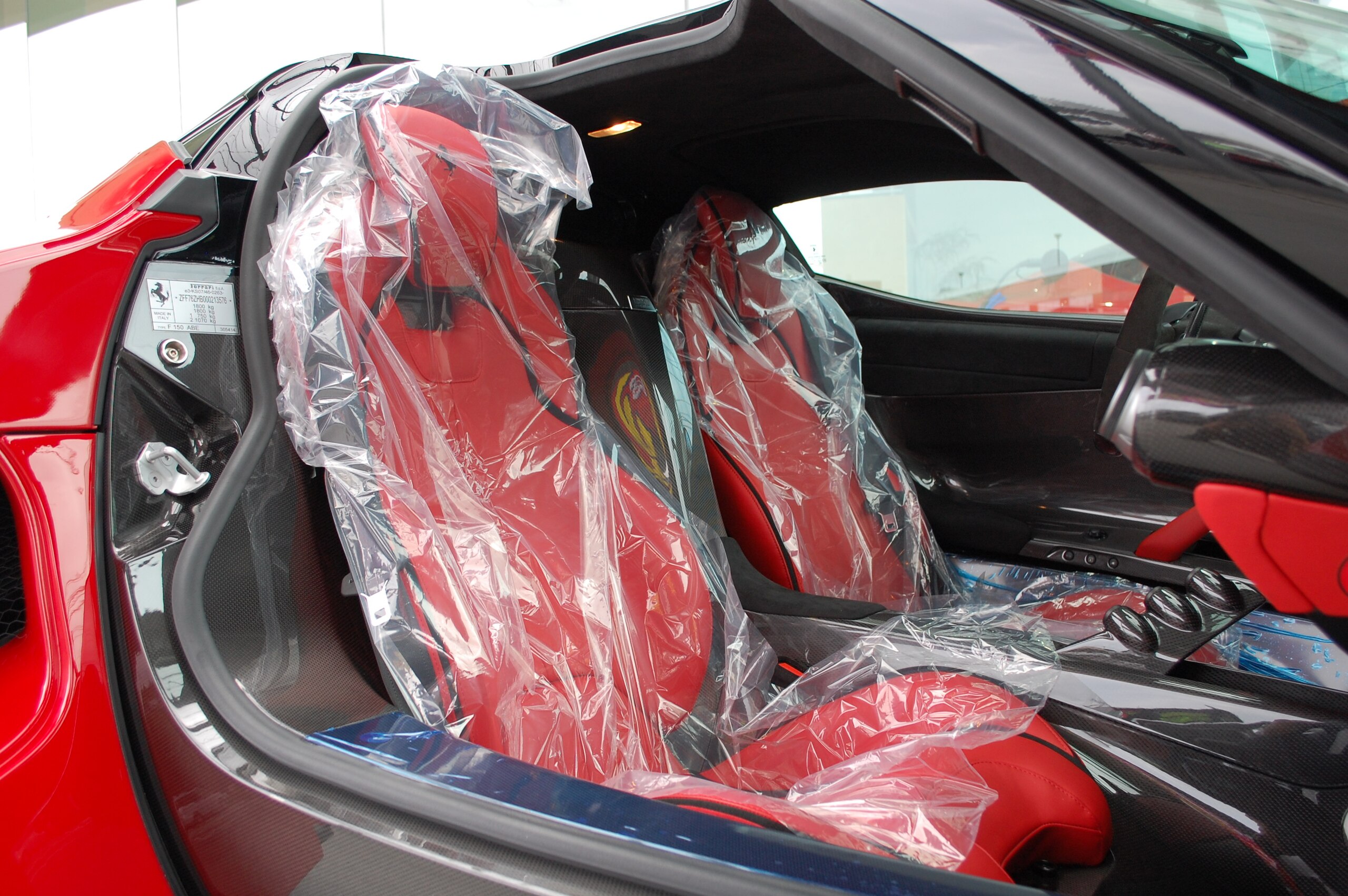 2015 Ferrari LaFerrari — Photo 8 / 13