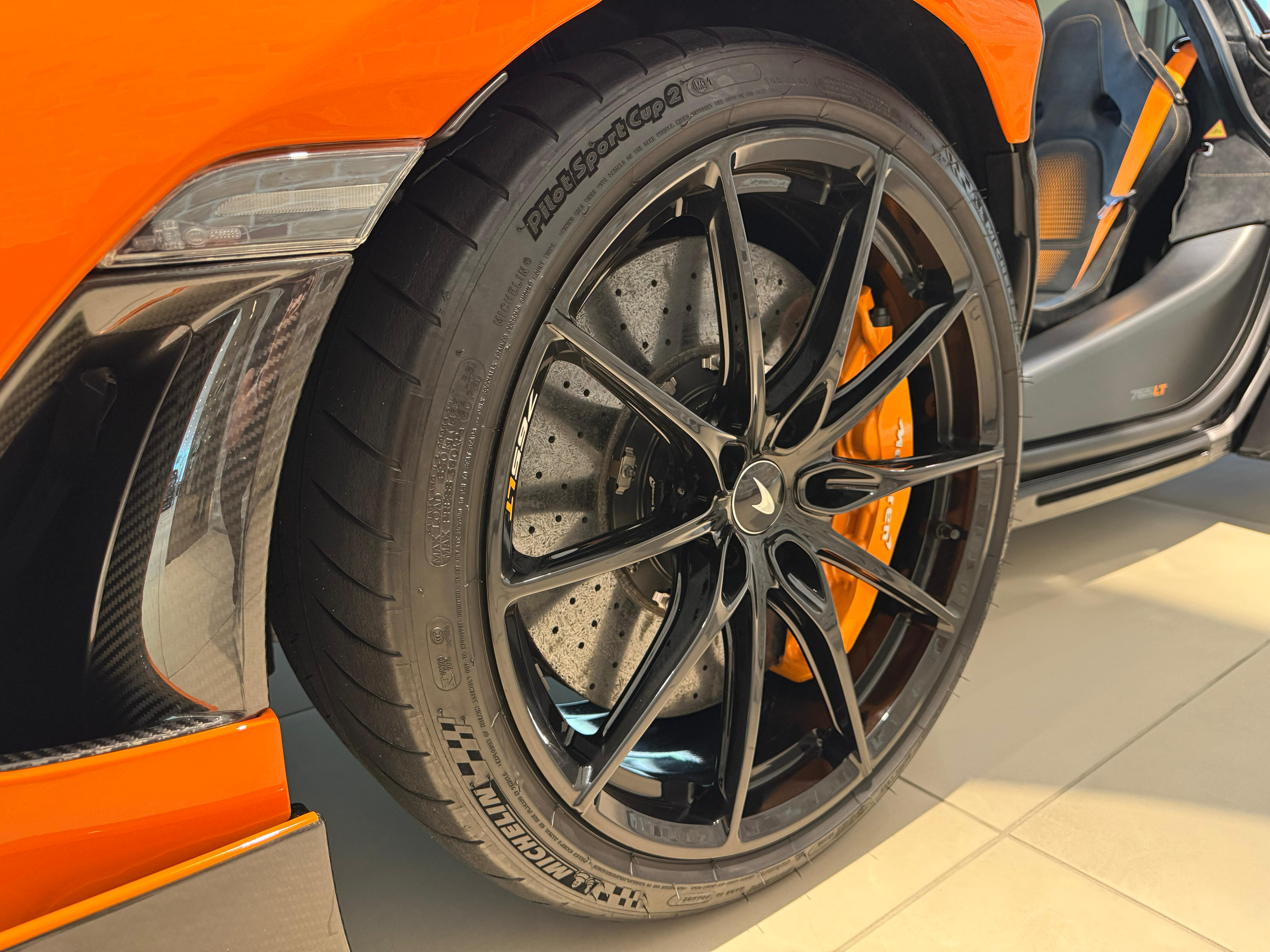 2021 McLaren 765LT — Photo 10 / 12