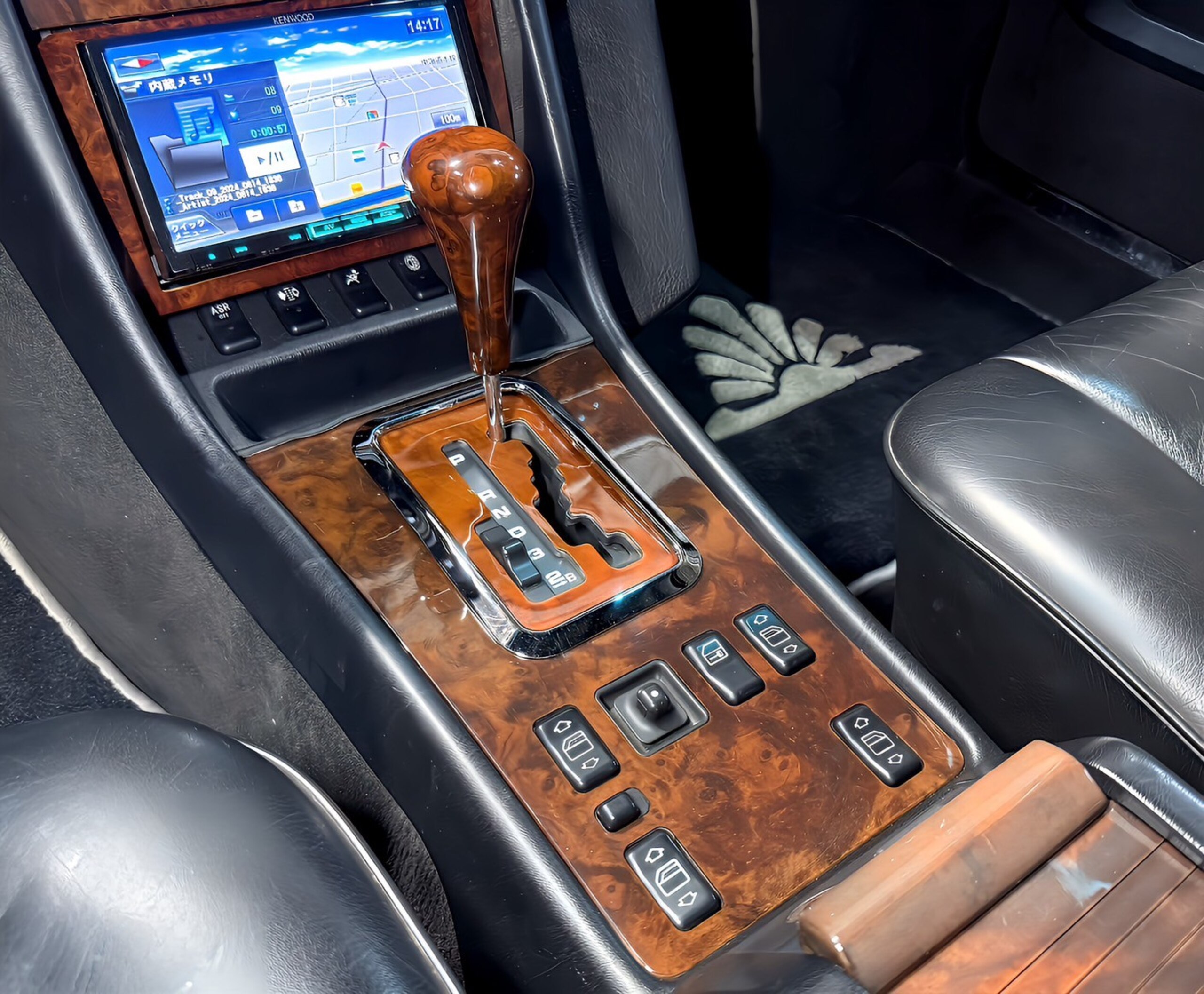 1991 Mercedes Benz 560SEC — Photo 15 / 21
