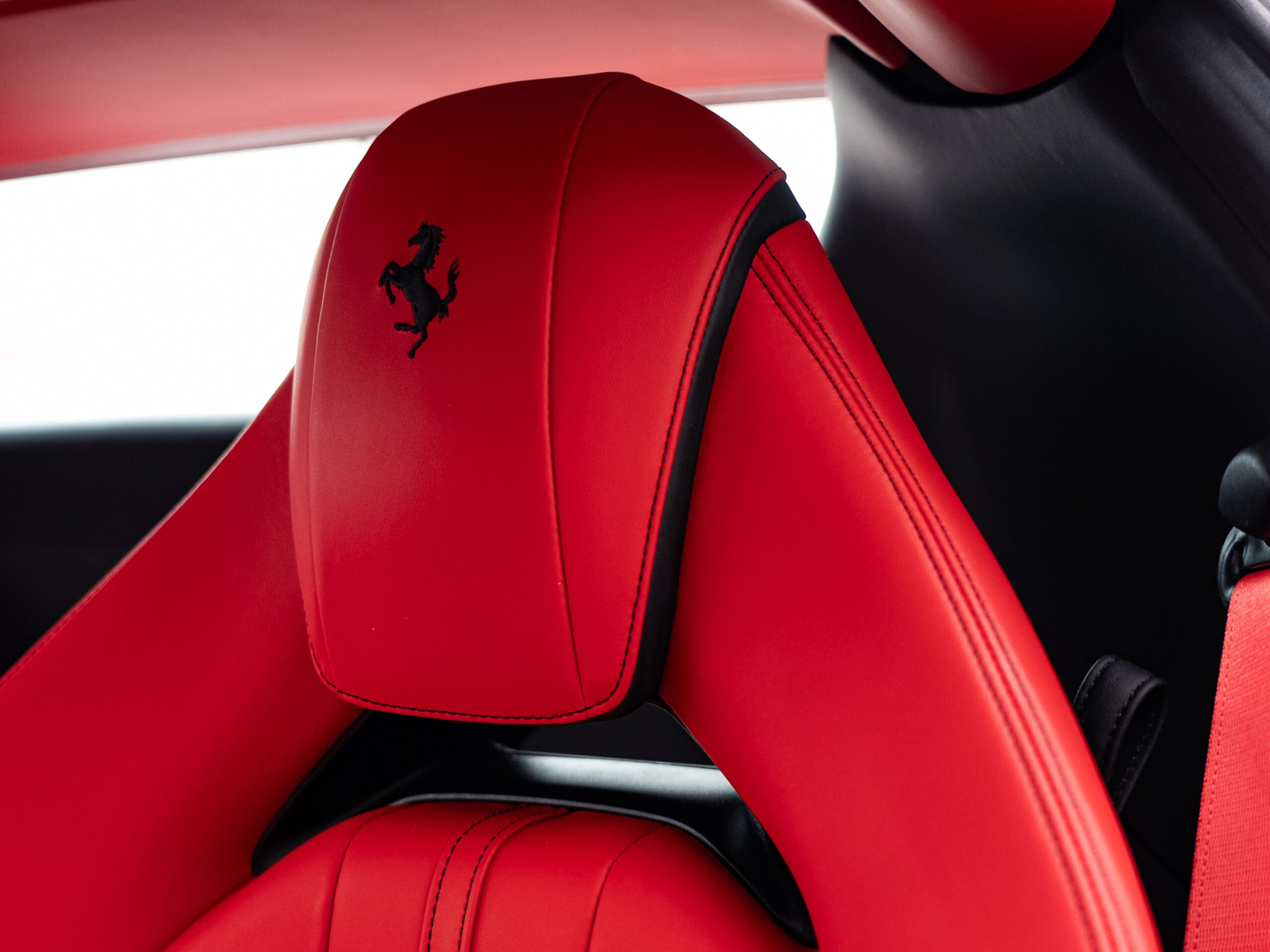2021 Ferrari 812GTS — Photo 18 / 55