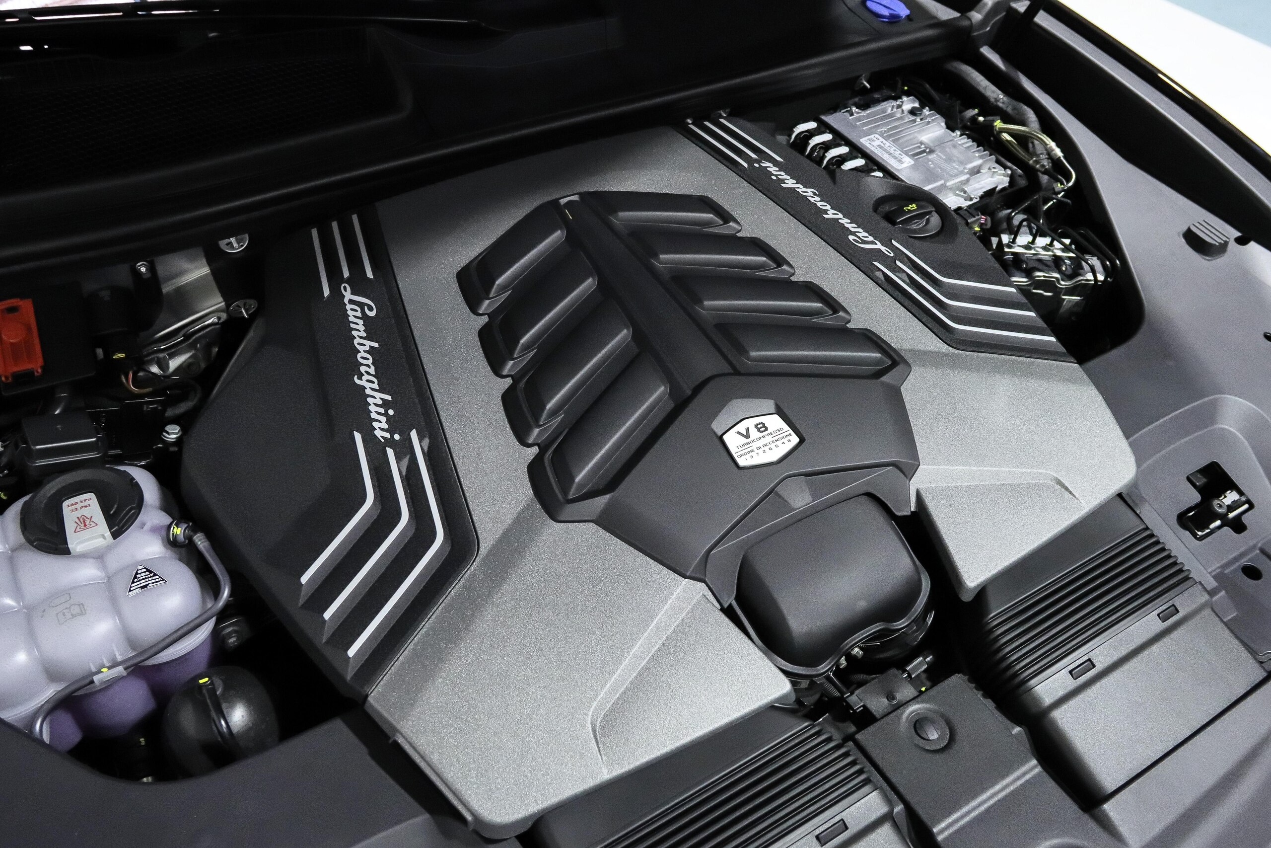 2024 Lamborghini Urus Performante — Photo 21 / 22