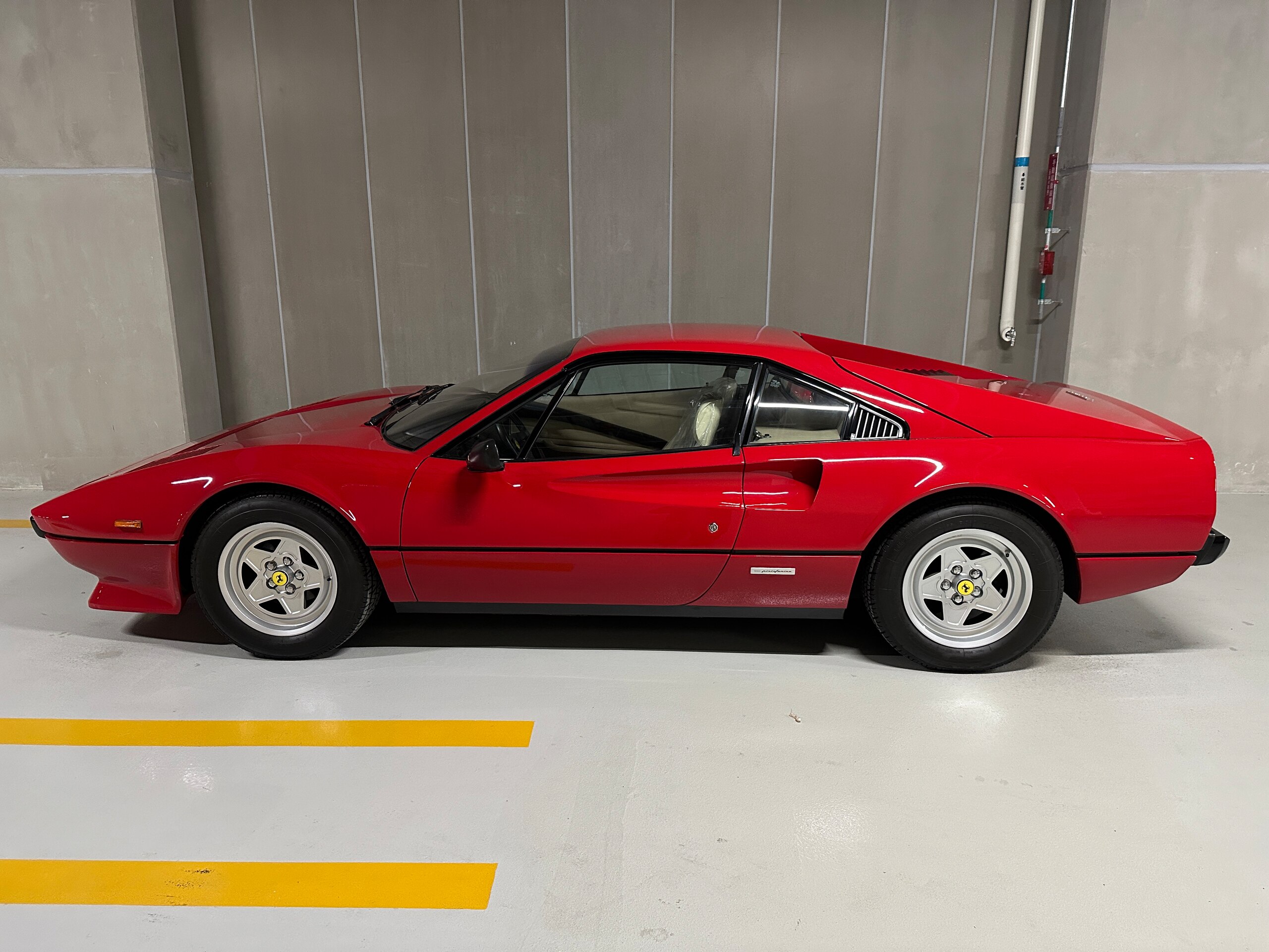 1986 Ferrari 308 GTB — Photo 6 / 20
