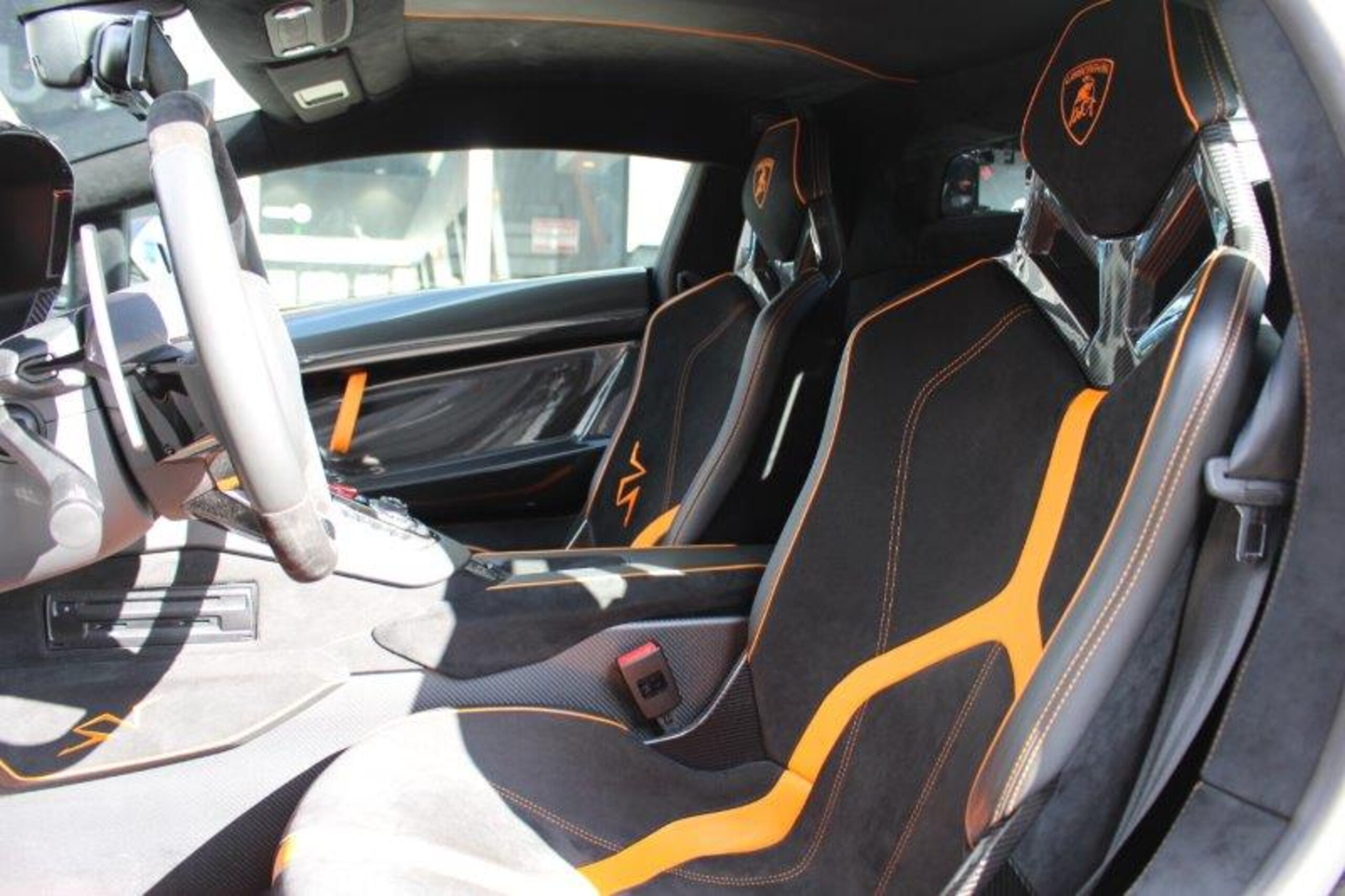 2017 Lamborghini Aventador SV — Photo 9 / 21