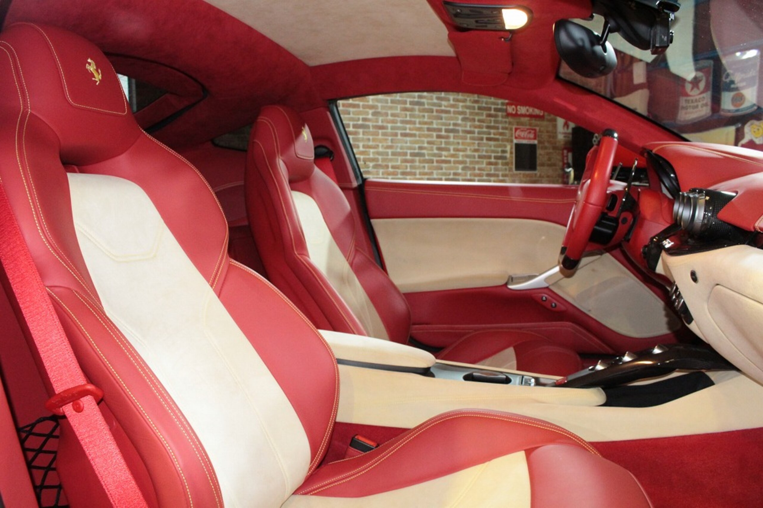2014 Ferrari F12 Berlinetta — Photo 18 / 24