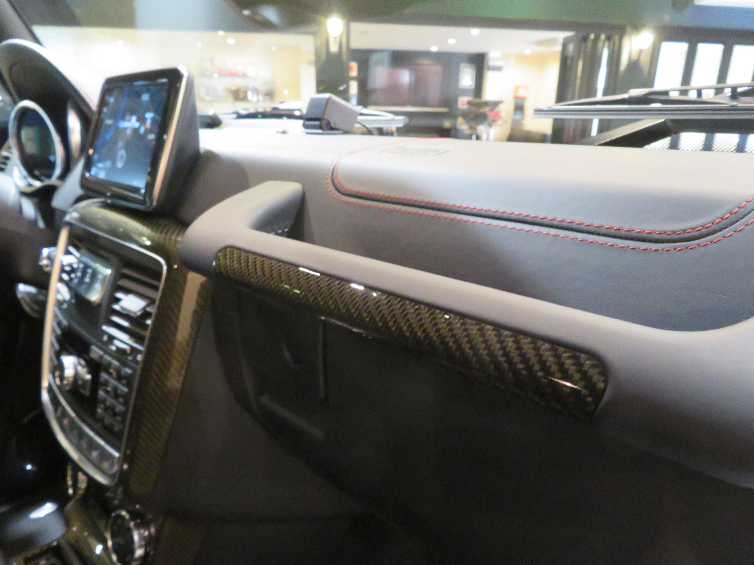 2015 Mercedes Benz G63 AMG — Photo 14 / 20
