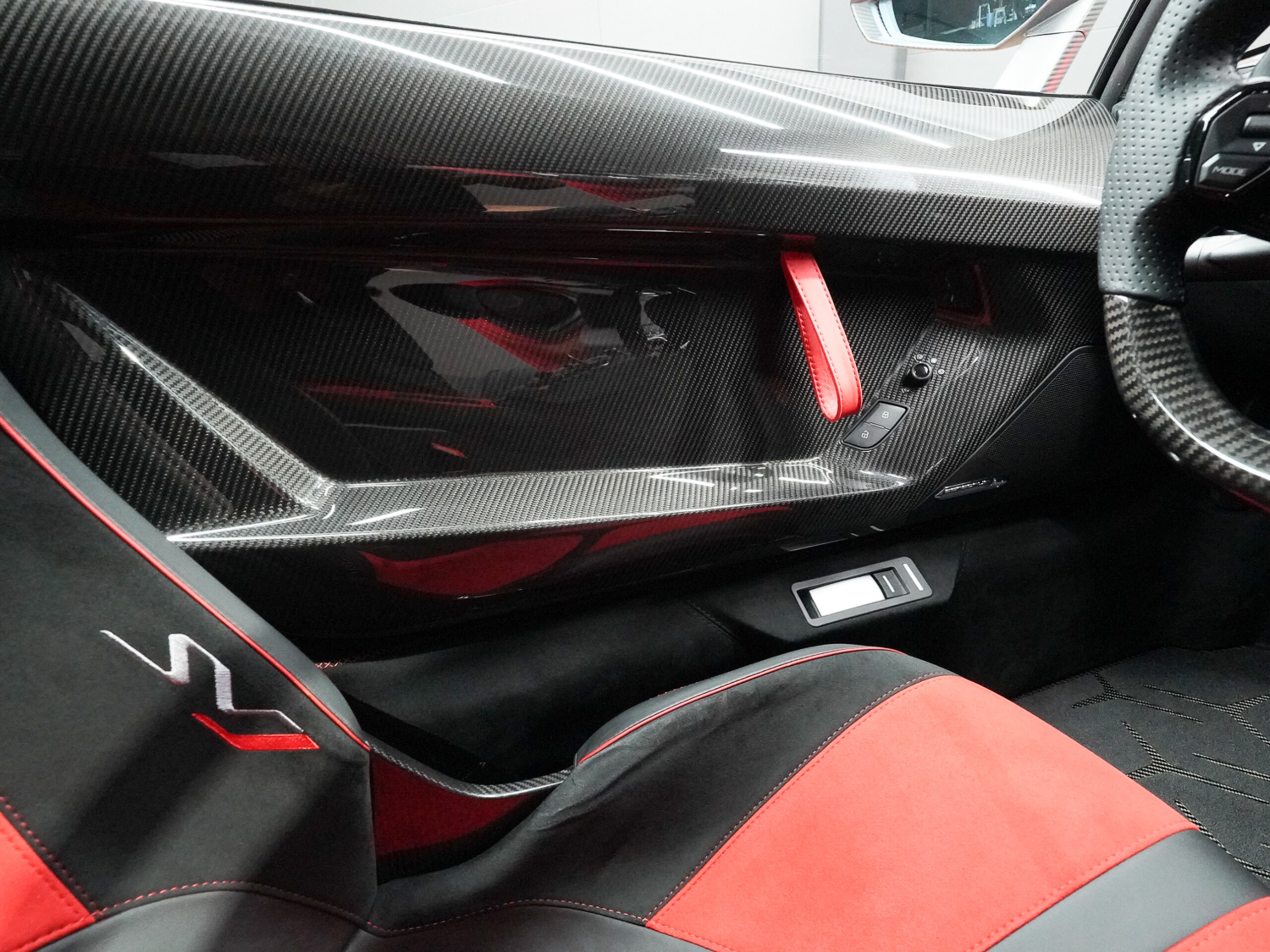 2021 Lamborghini Aventador SVJ — Photo 71 / 74