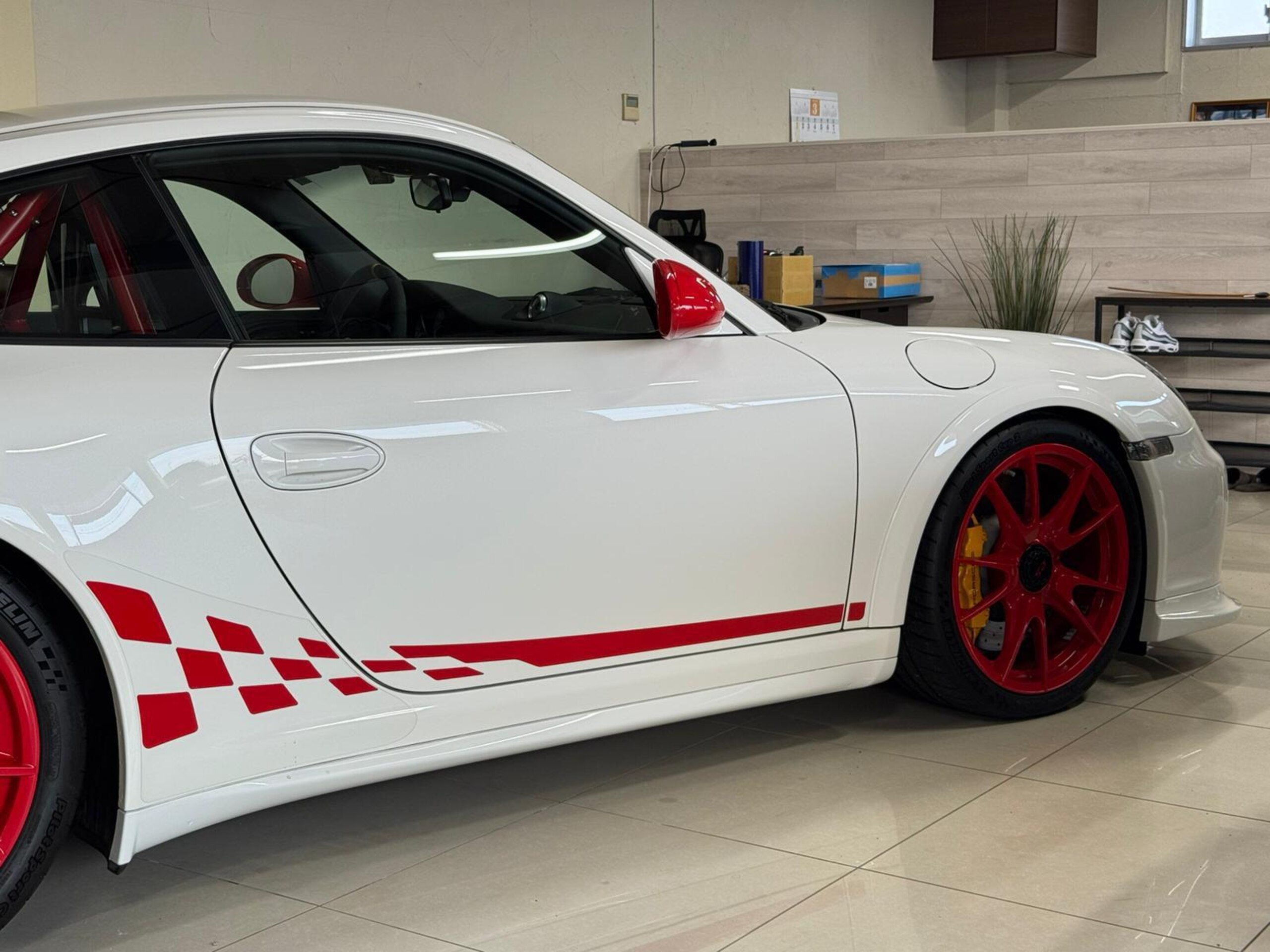 2011 Porsche 911 GT3 RS — Photo 17 / 40