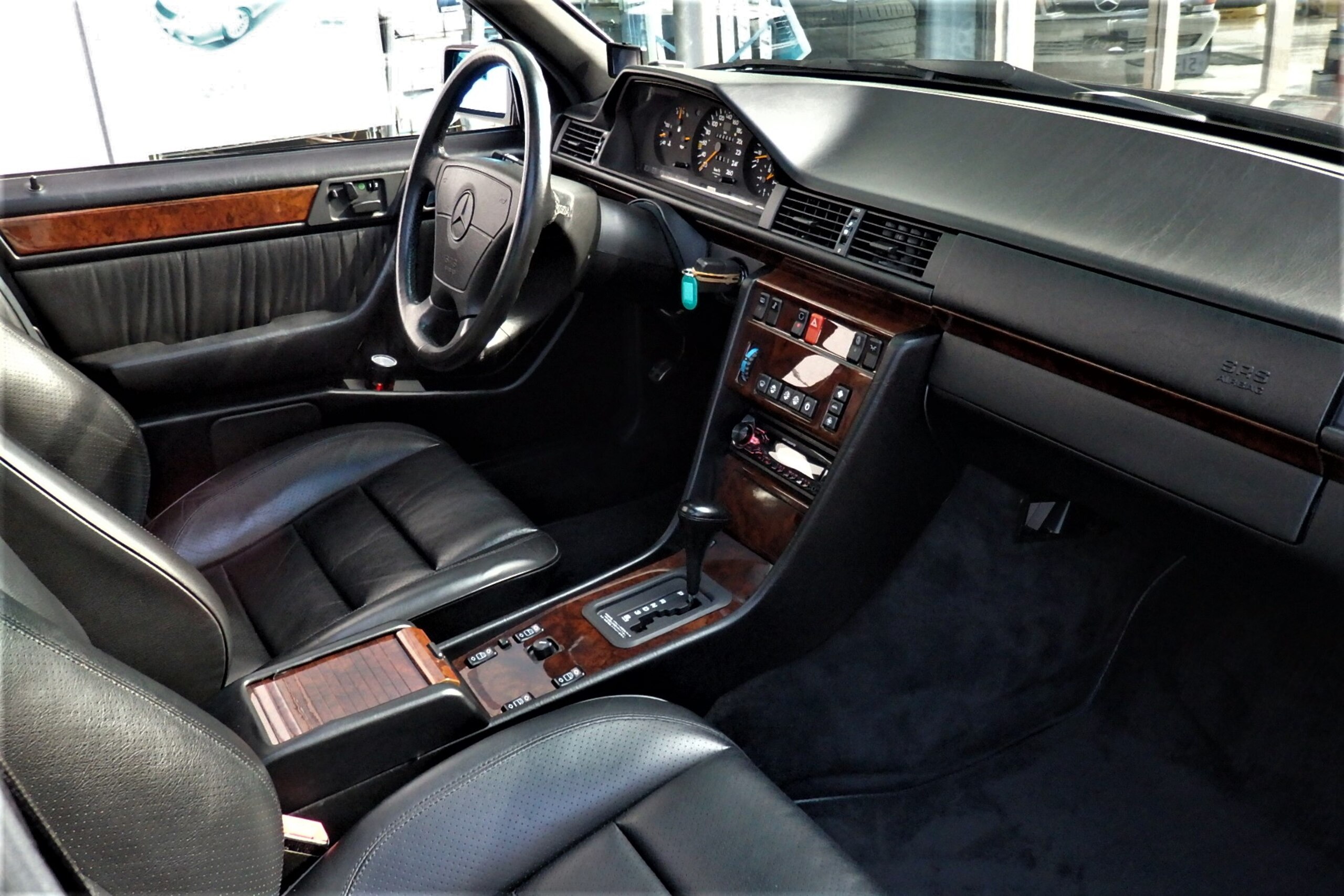1993 Mercedes Benz E500 — Photo 15 / 21