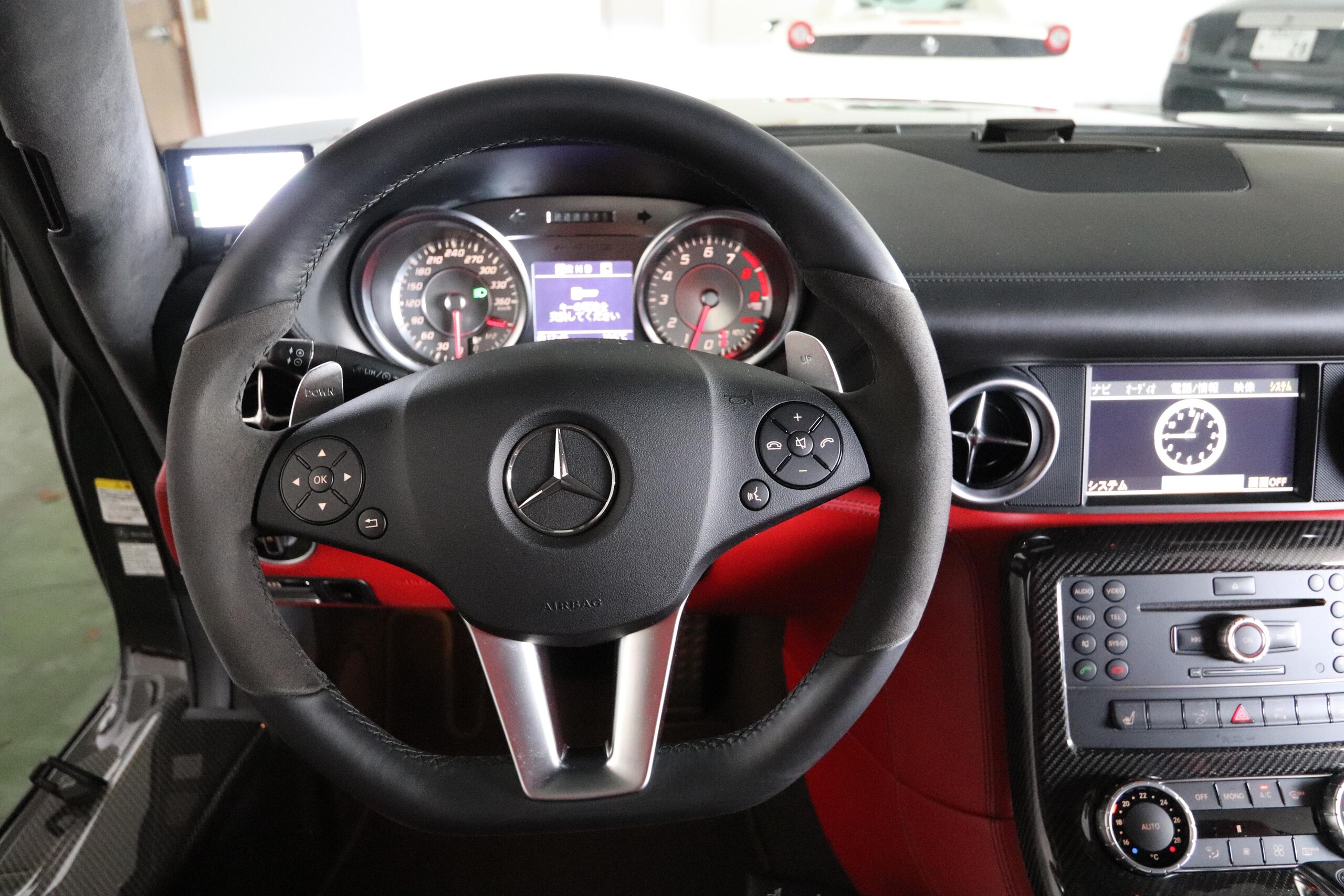 2013 Mercedes Benz SLS AMG — Photo 9 / 13