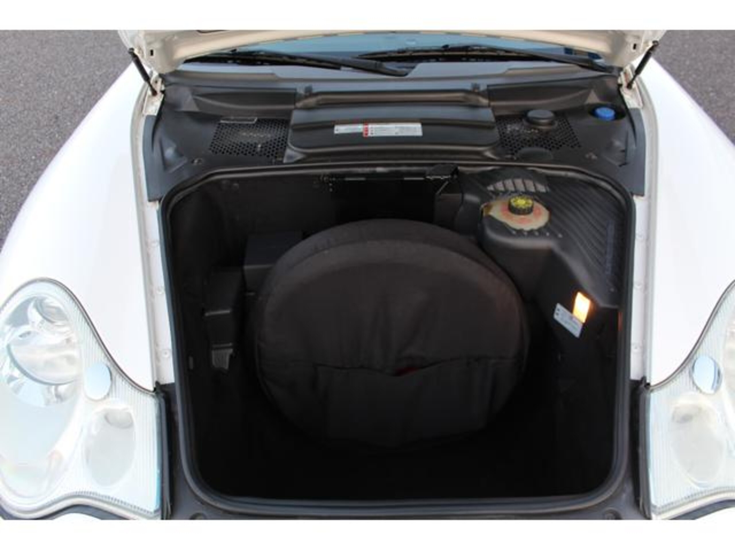 2004 Porsche 911 Carrera — Photo 19 / 20