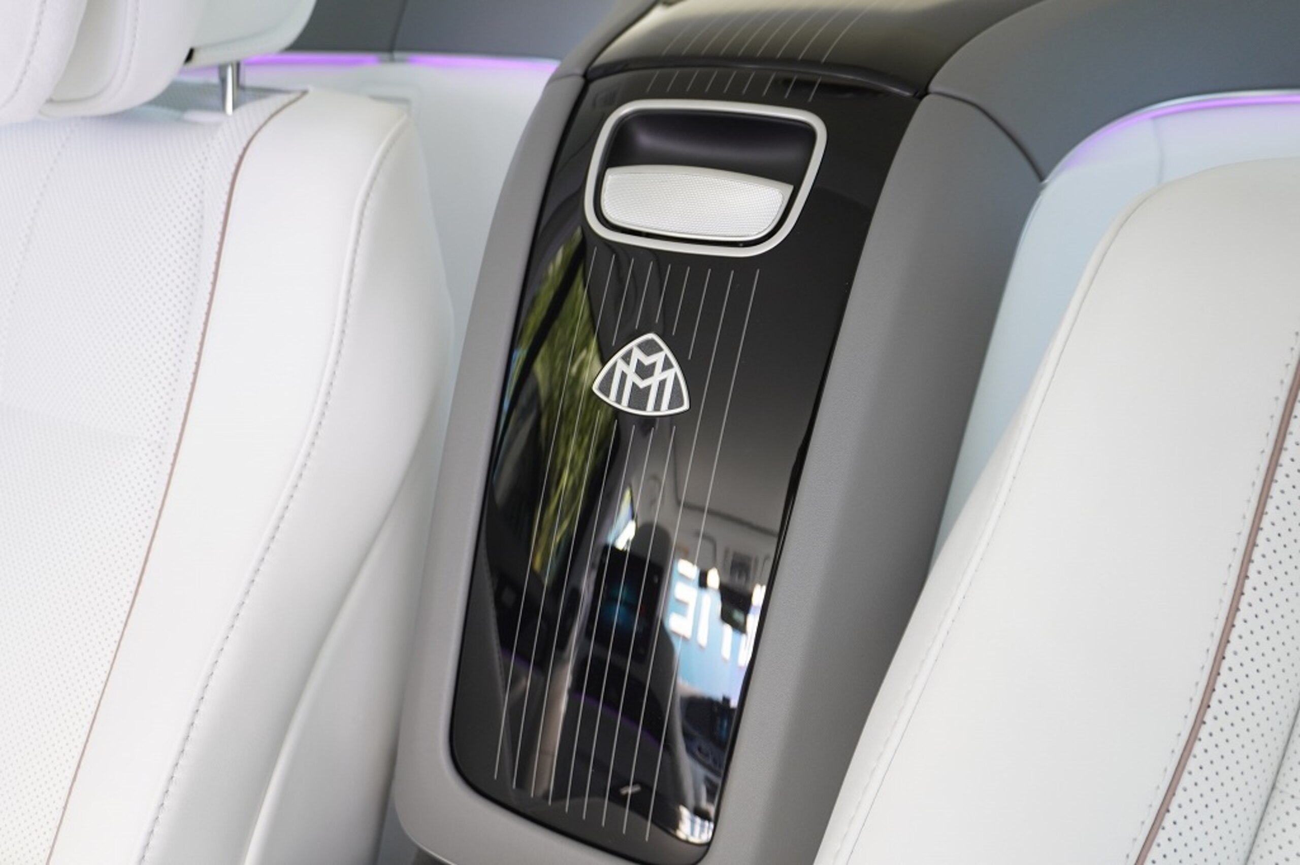 2023 Mercedes Benz Maybach GLS 600 4Matic — Photo 33 / 35