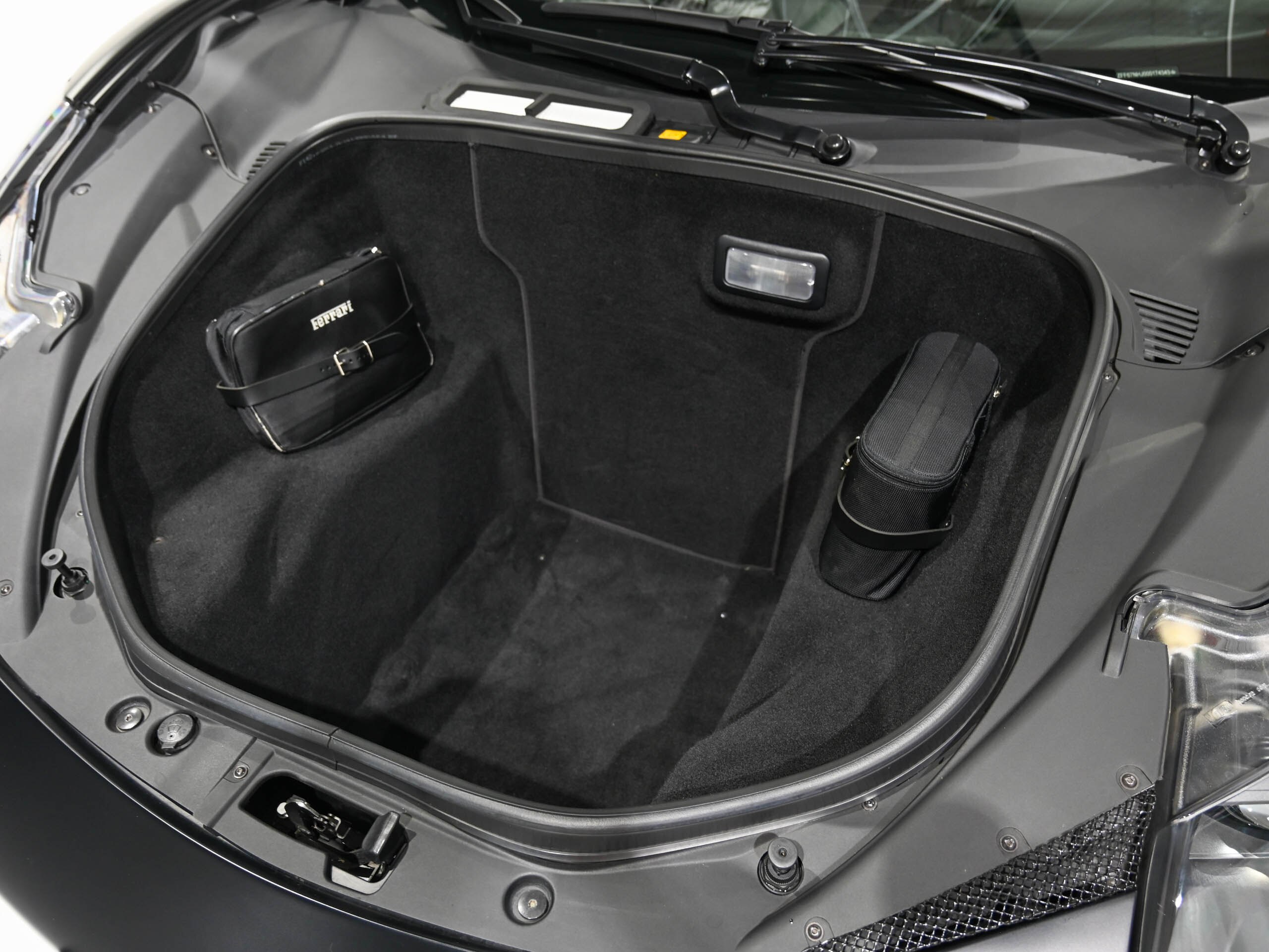 2010 Ferrari 458 Italia F1 DCT — Photo 22 / 22