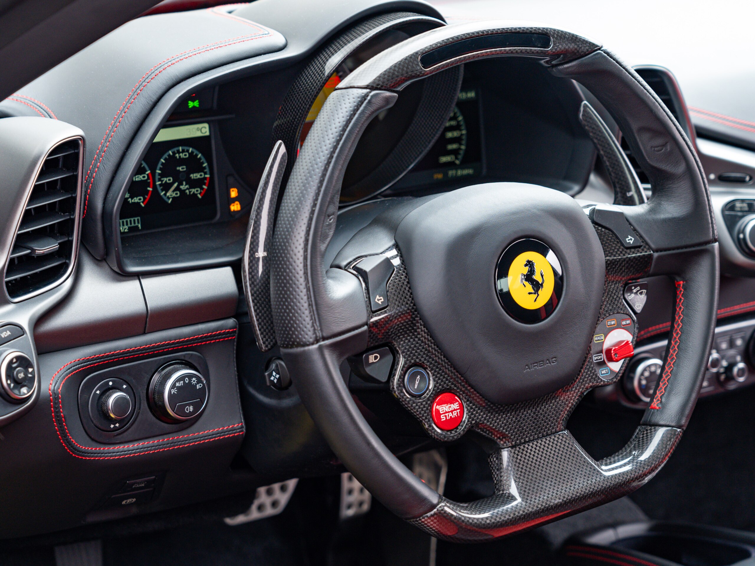 2011 Ferrari 458 Italia F1 DCT — Photo 9 / 21