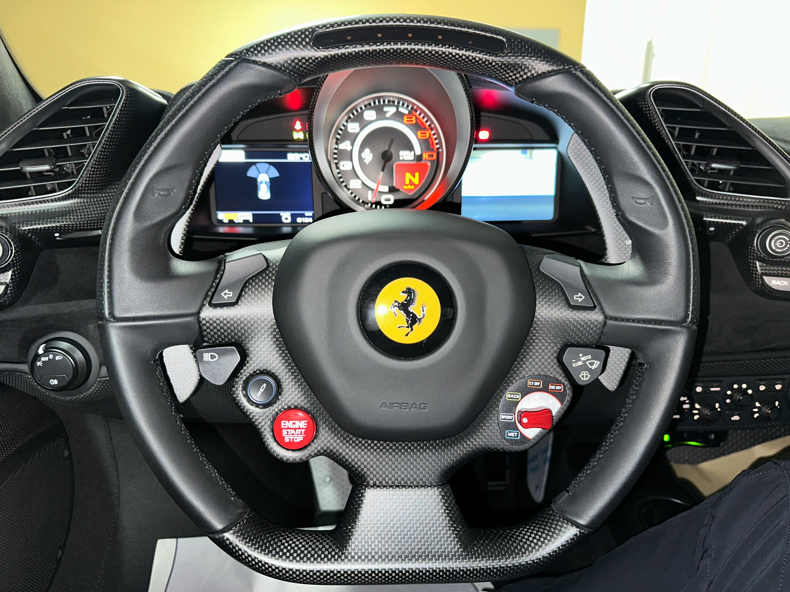 2019 Ferrari 488 Pista — Photo 9 / 17