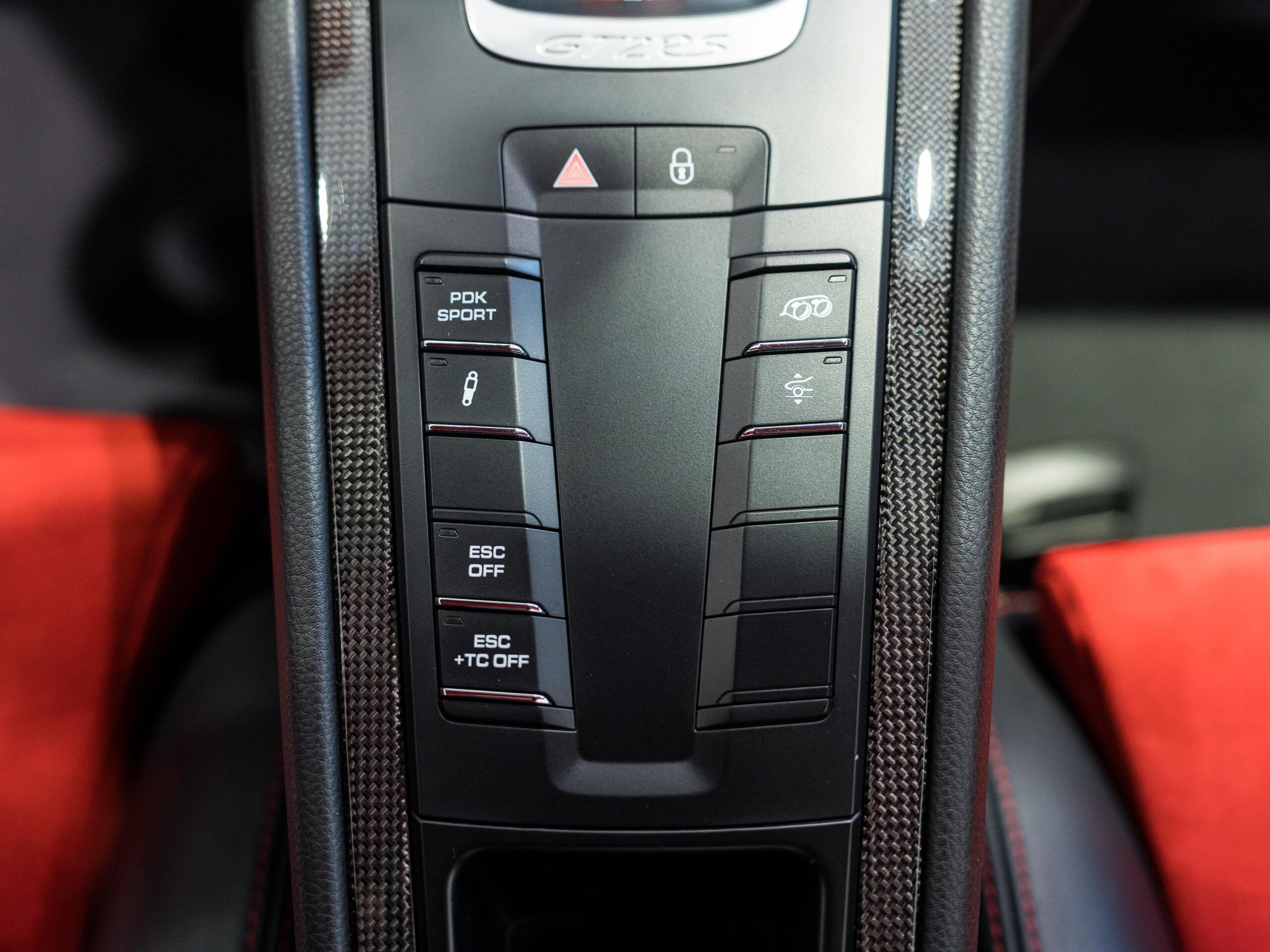 2019 Porsche 911 GT2 RS — Photo 14 / 20