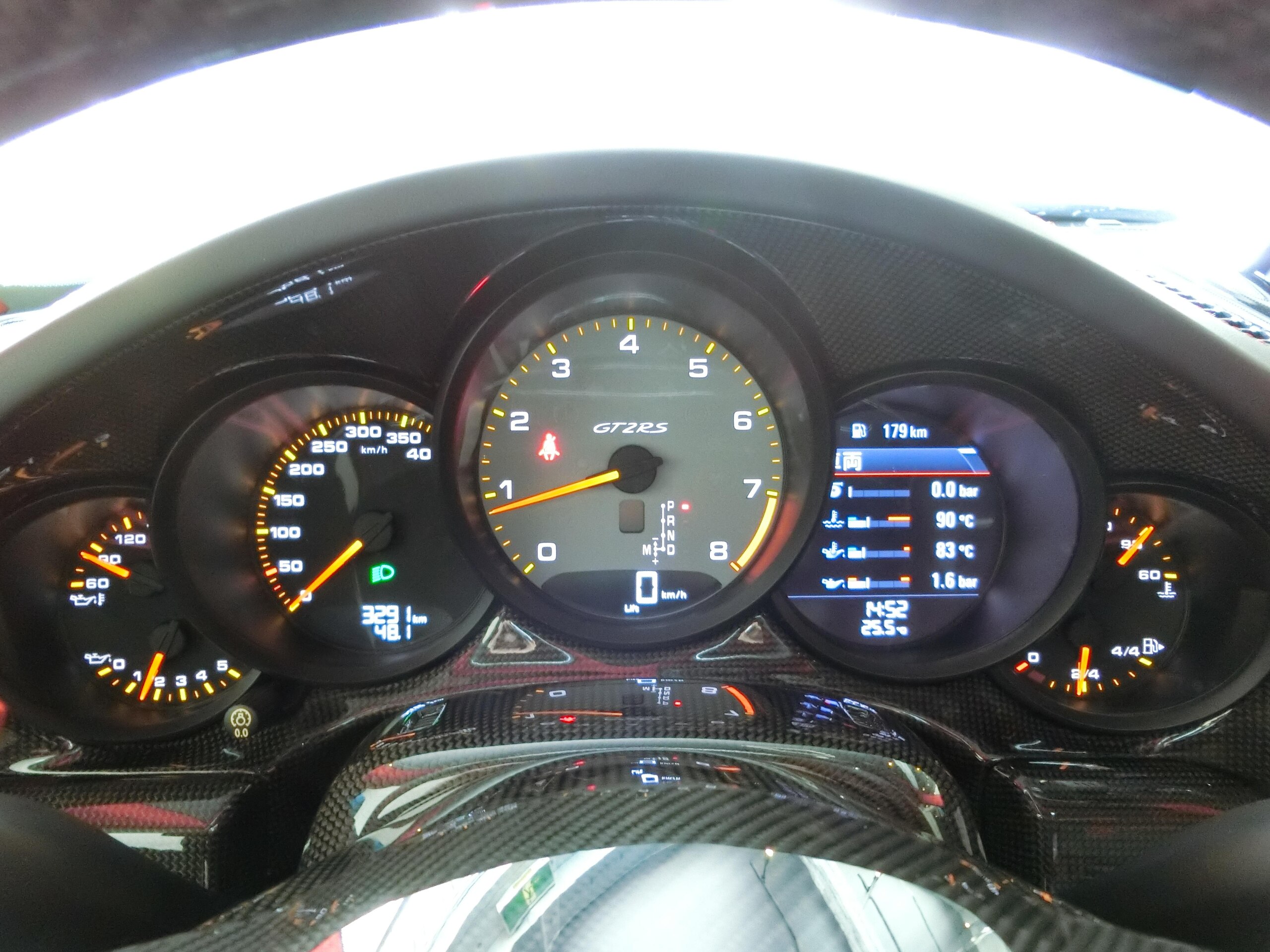 2019 Porsche 911 GT2 RS — Photo 11 / 18