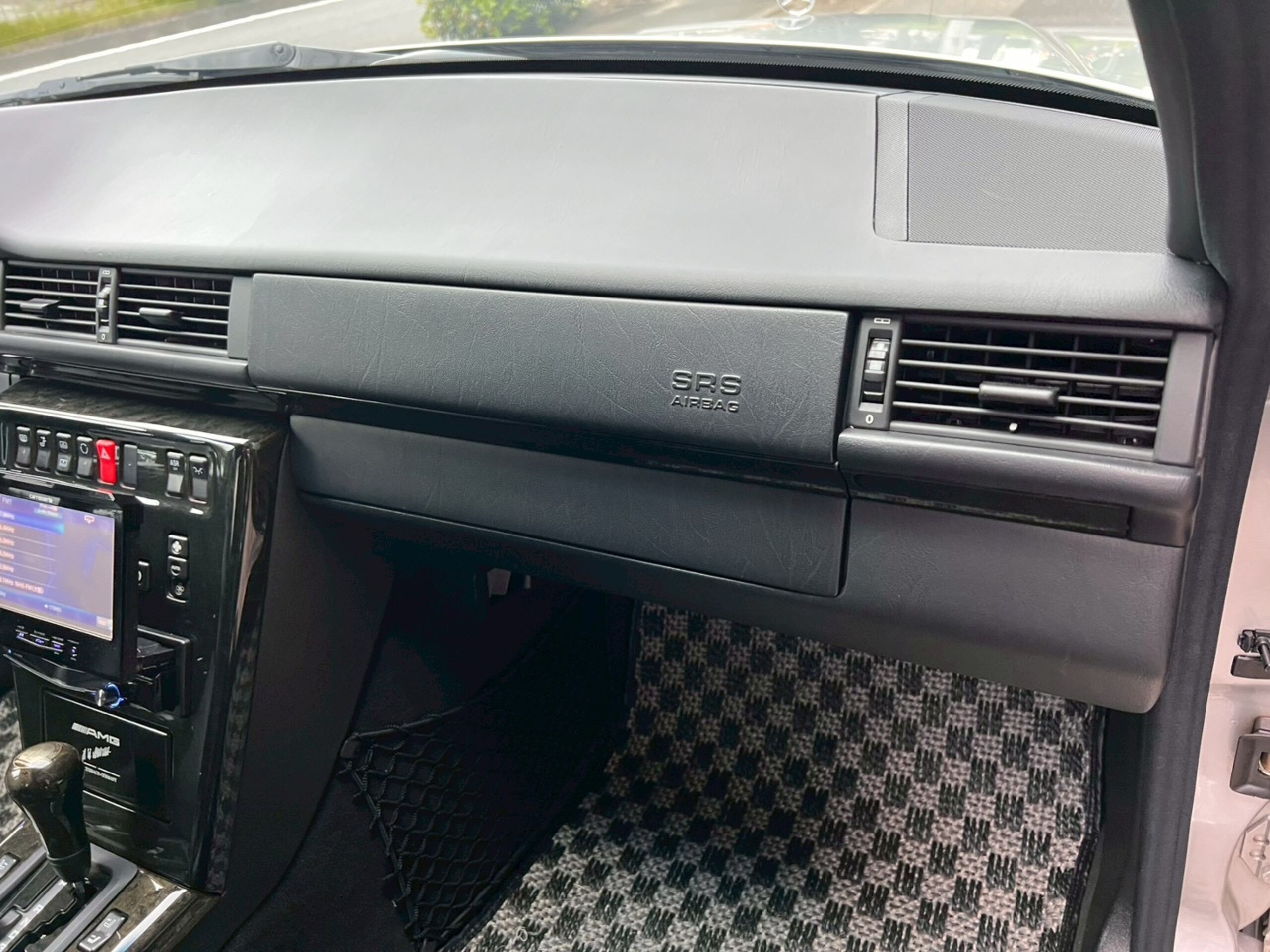 1995 Mercedes Benz E60 AMG — Photo 65 / 74