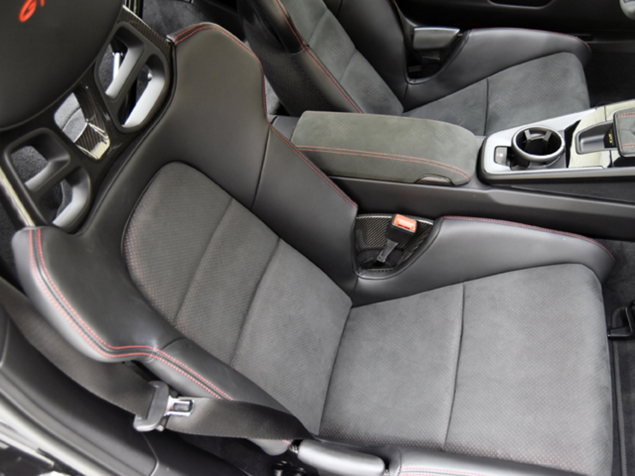 2023 Porsche 911 GT3 — Photo 14 / 16