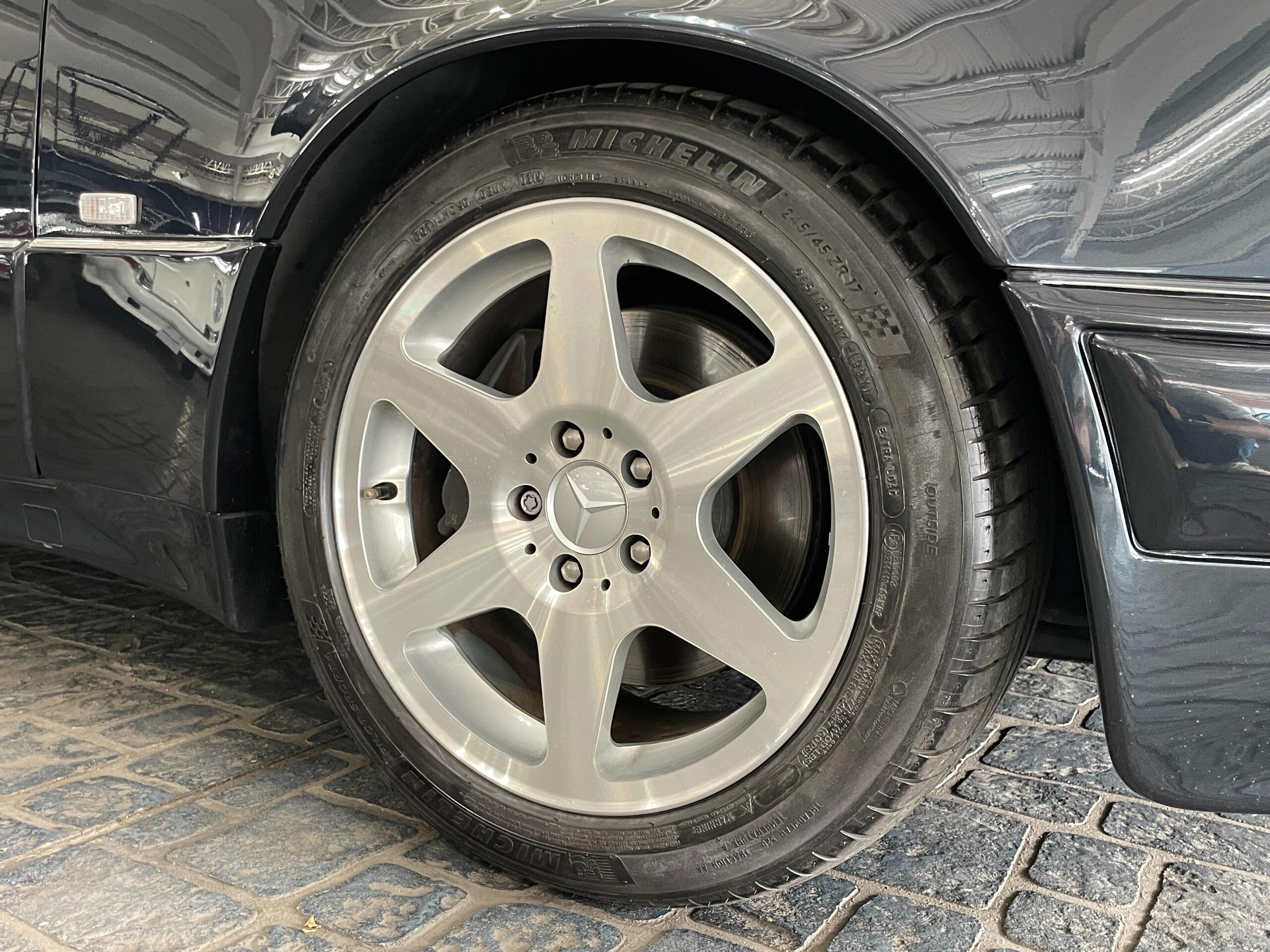 1994 Mercedes Benz E500 Limited — Photo 15 / 17