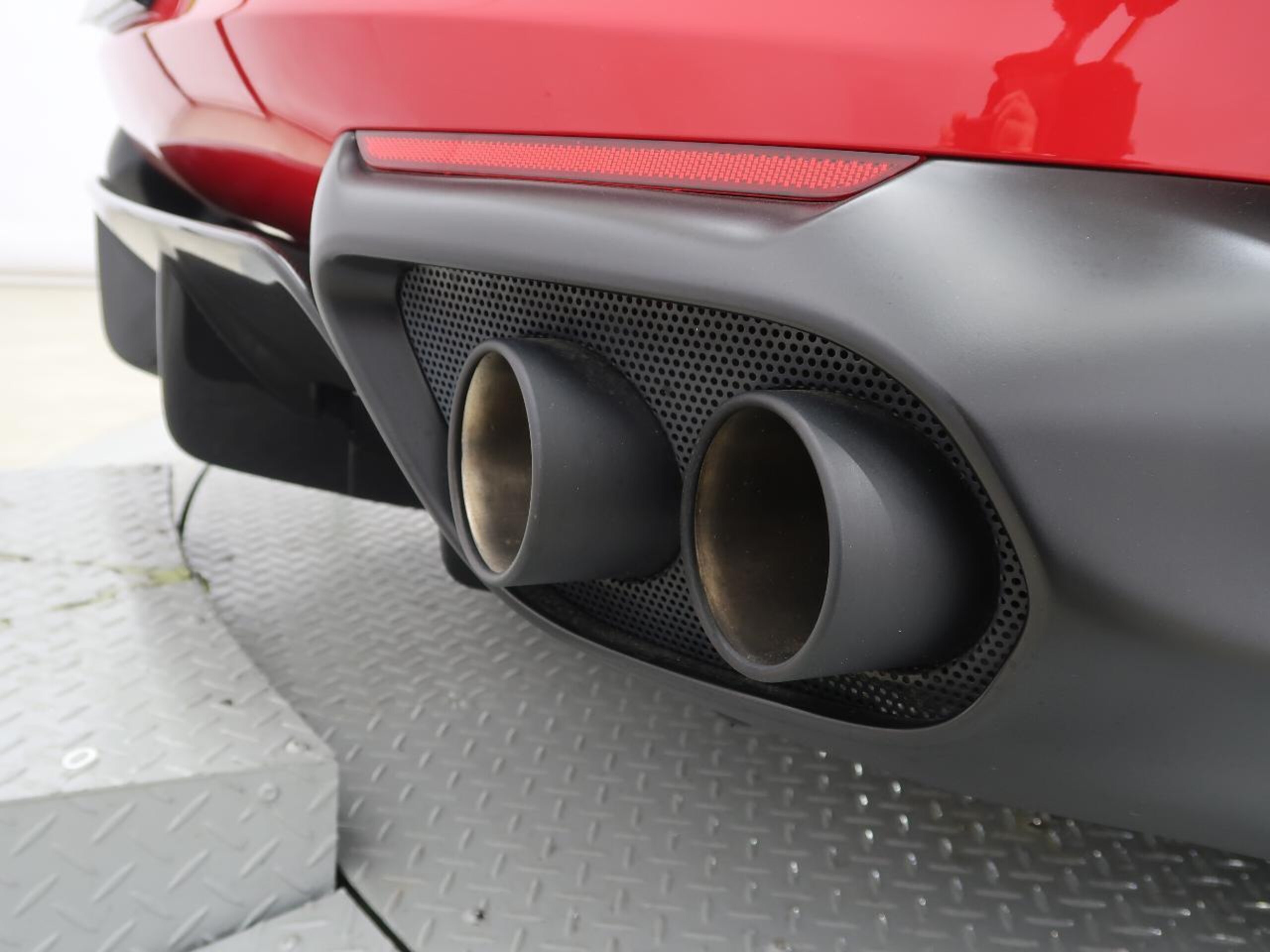2018 Ferrari 812 Superfast — Photo 45 / 51