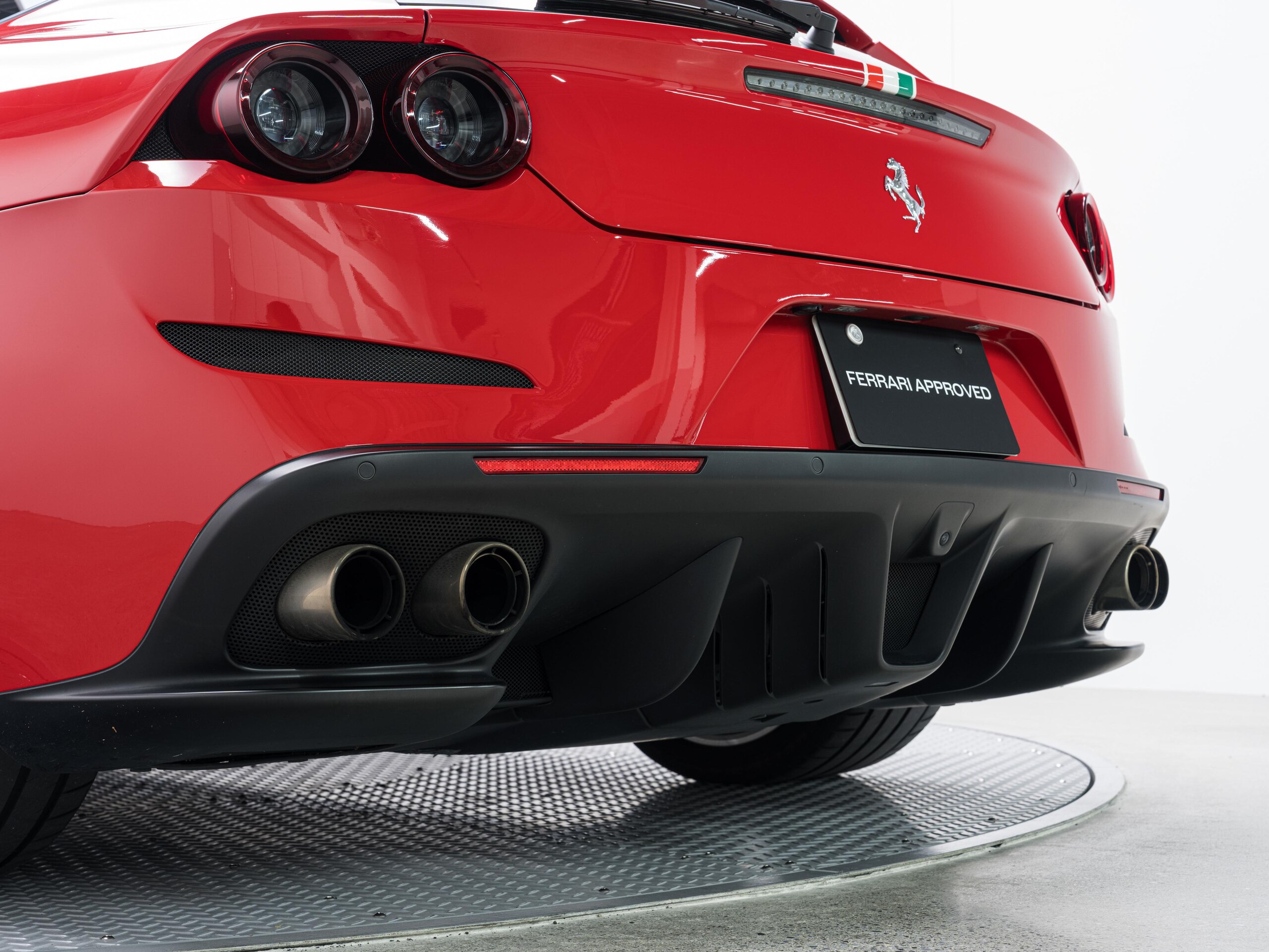 2020 Ferrari GTC4Lusso — Photo 19 / 29