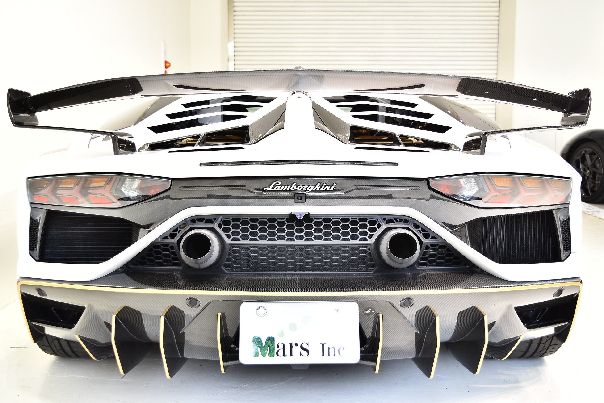 2019 Lamborghini Aventador SVJ — Photo 6 / 19