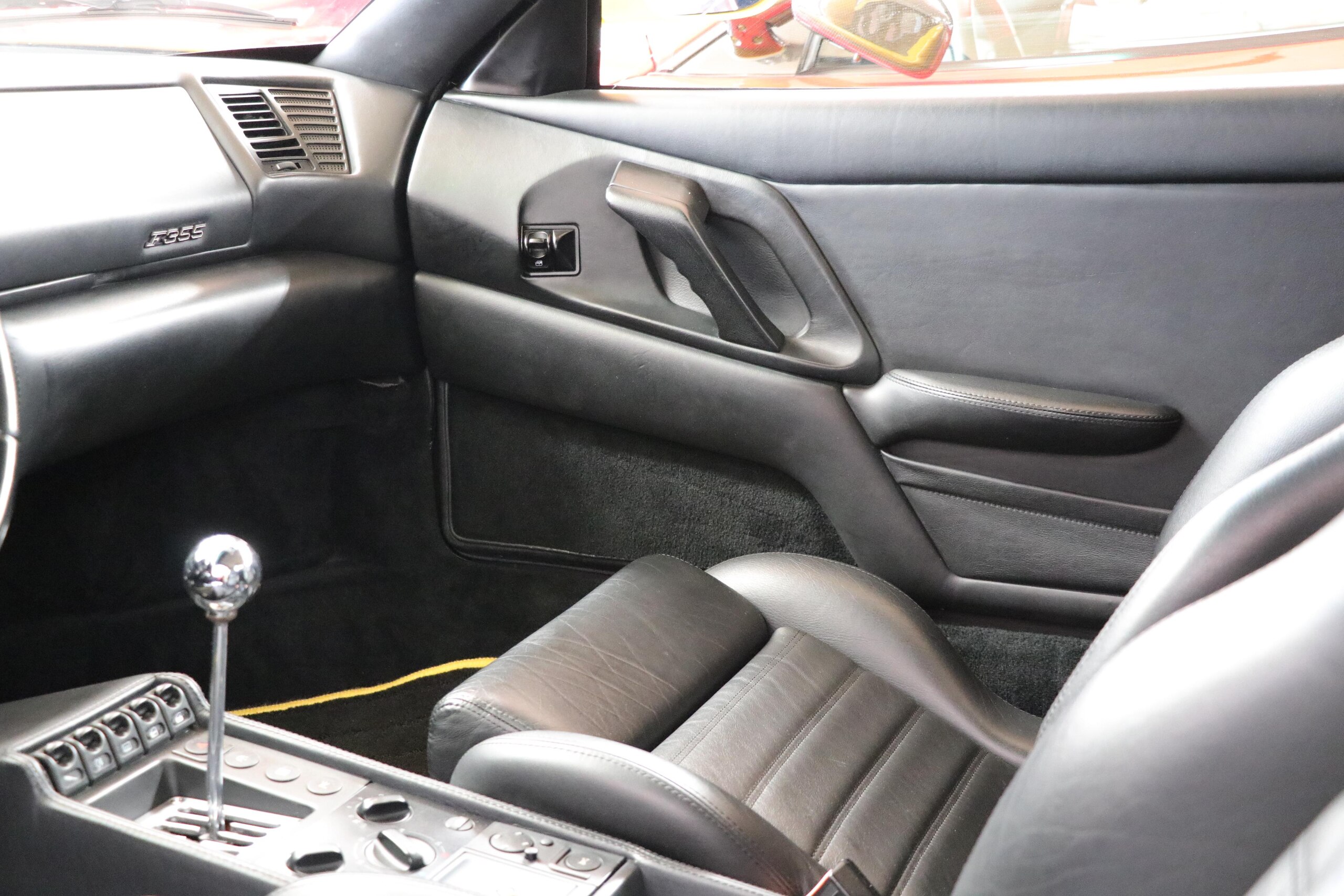 1994 Ferrari F355 Berlinetta — Photo 13 / 21