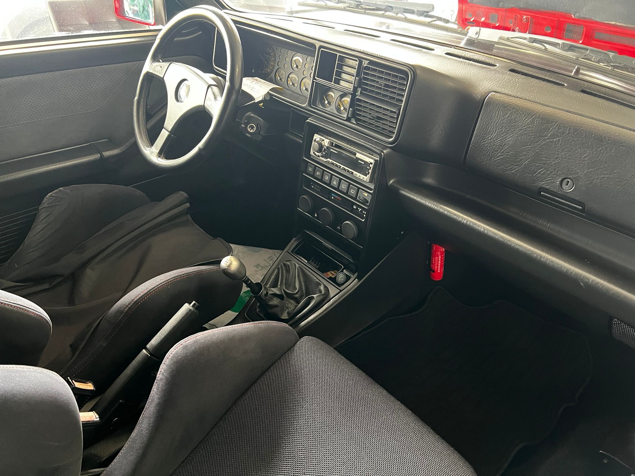 1993 Lancia Delta HF Integrale Evoluzione — Photo 11 / 18