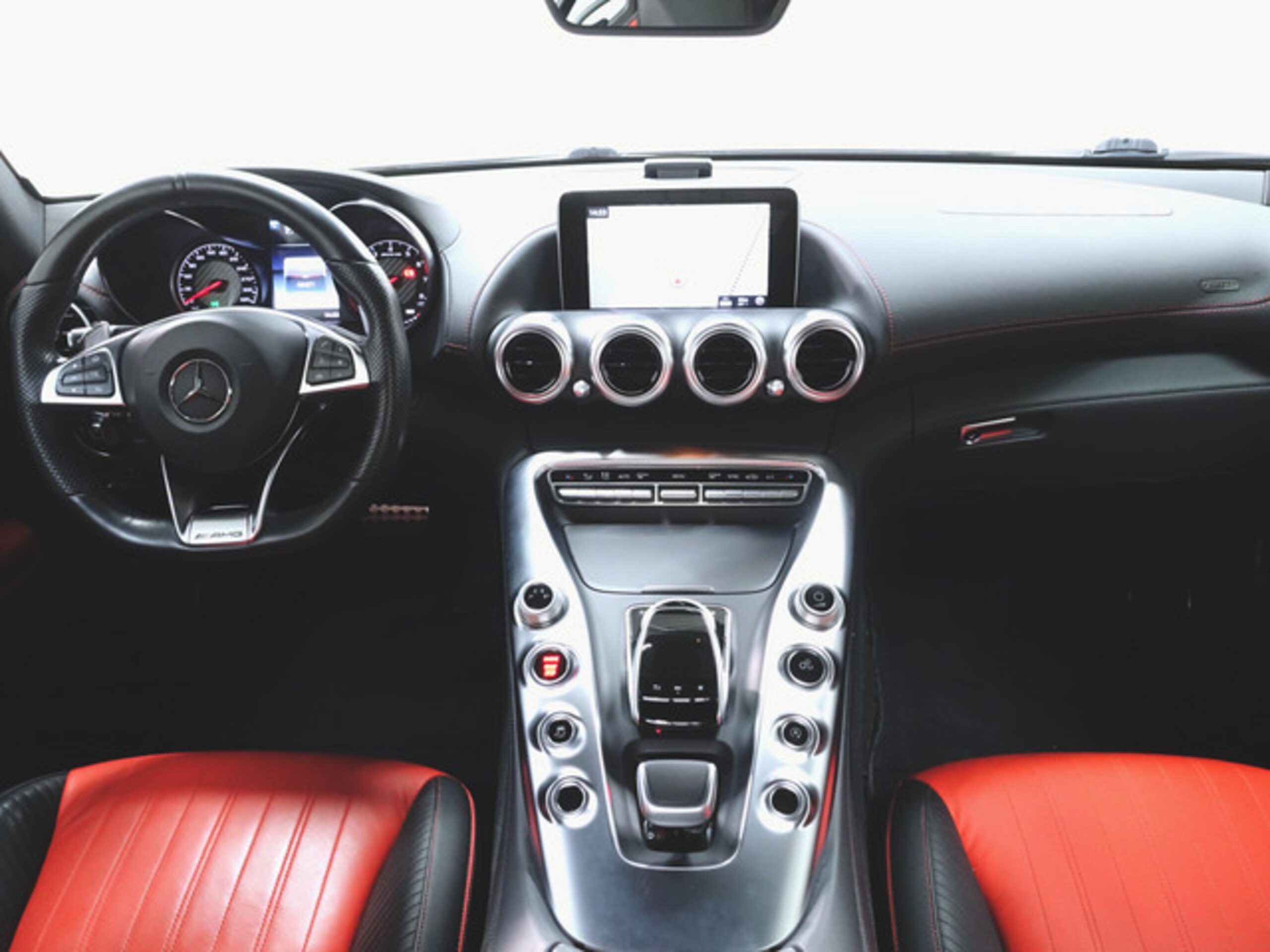 2018 Mercedes Benz AMG GT — Photo 6 / 19