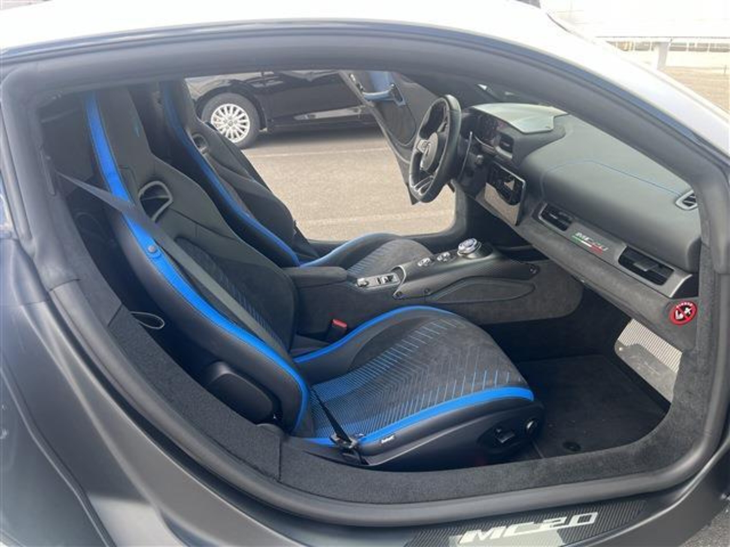 2022 Maserati MC20 — Photo 9 / 13
