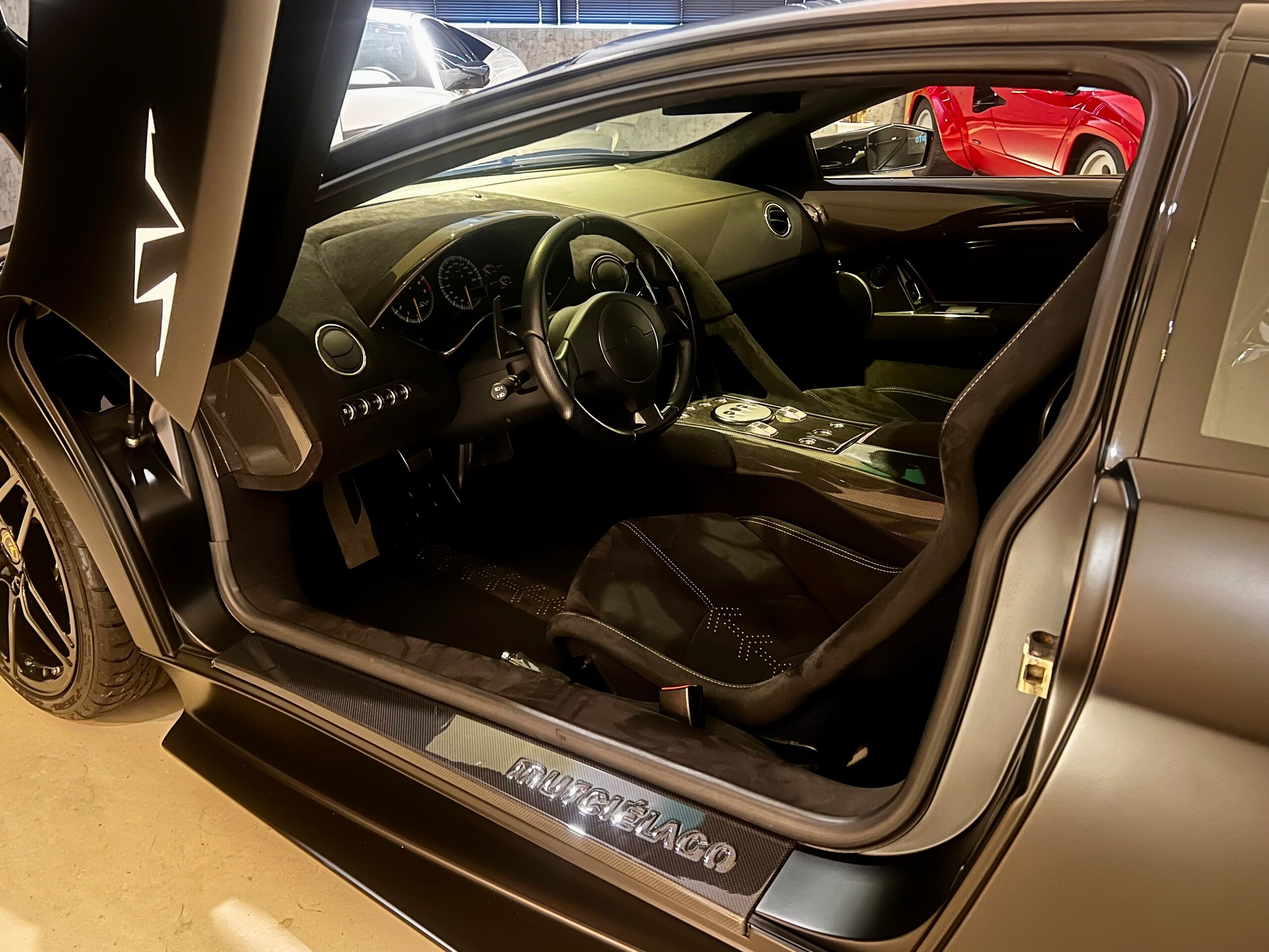2010 Lamborghini Murcielago LP670-4 SV — Photo 10 / 19