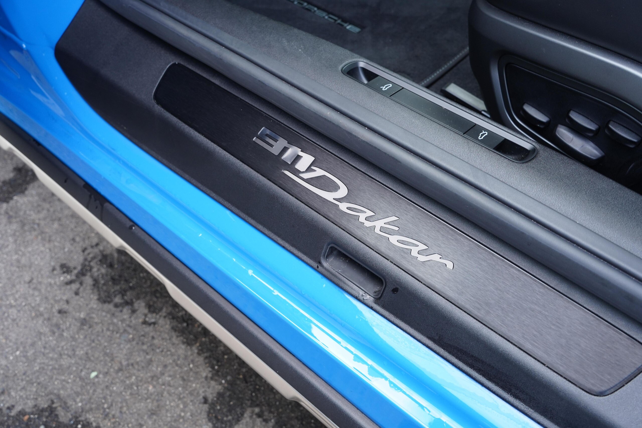 2023 Porsche 911 Dakar — Photo 8 / 23