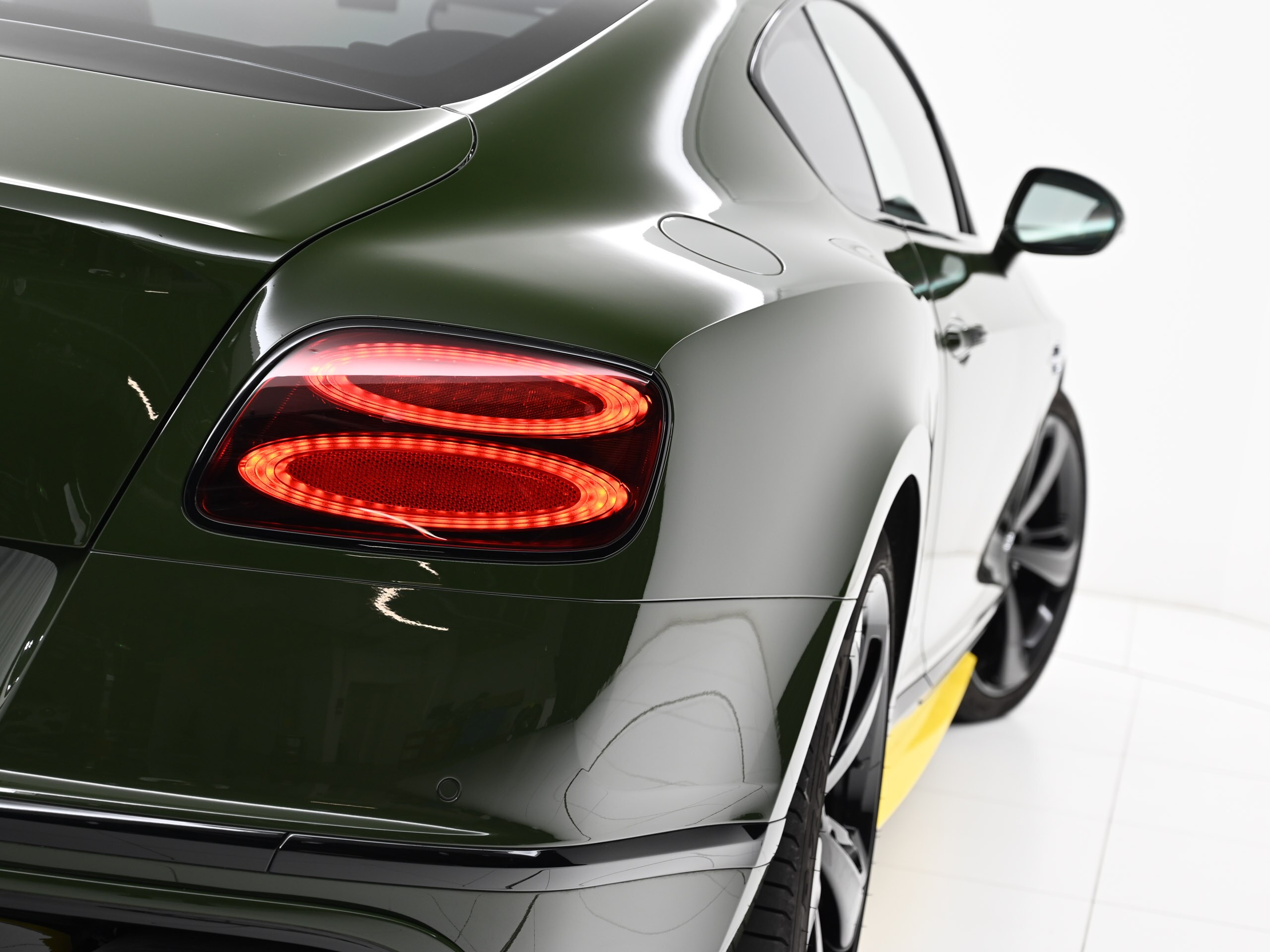 2017 Bentley Continental GT Speed — Photo 8 / 27
