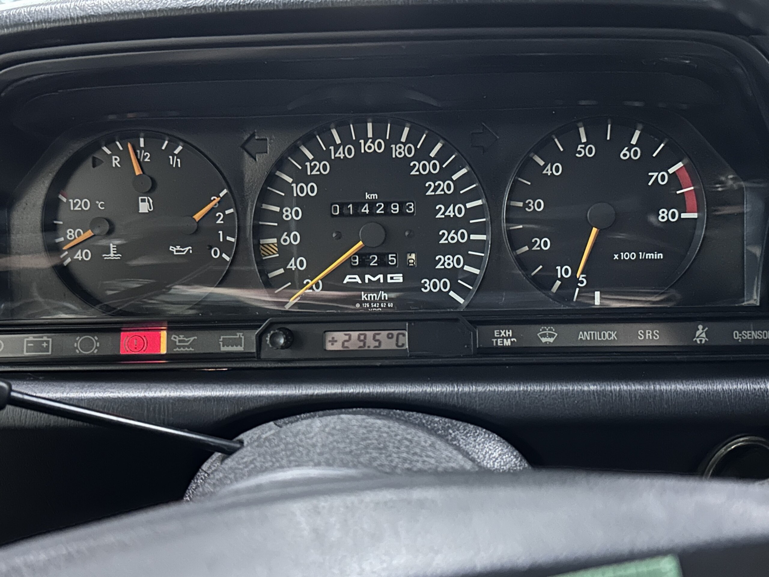1991 Mercedes Benz 190E — Photo 24 / 36