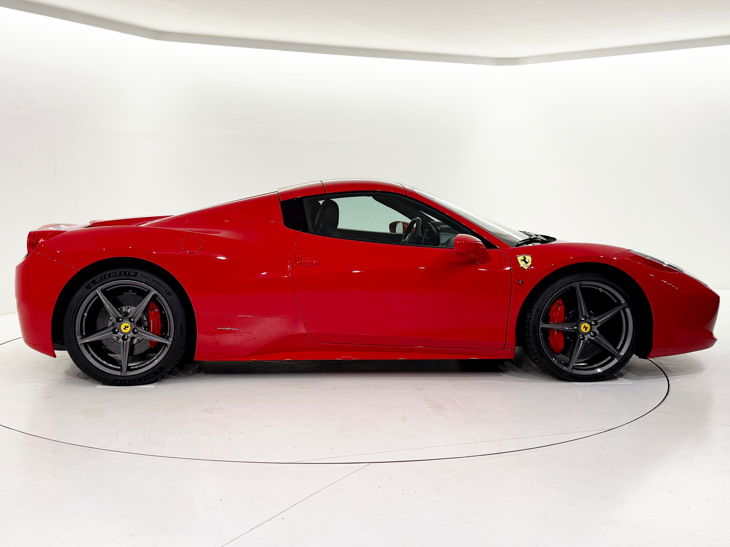 2015 Ferrari 458 Spider — Photo 12 / 37