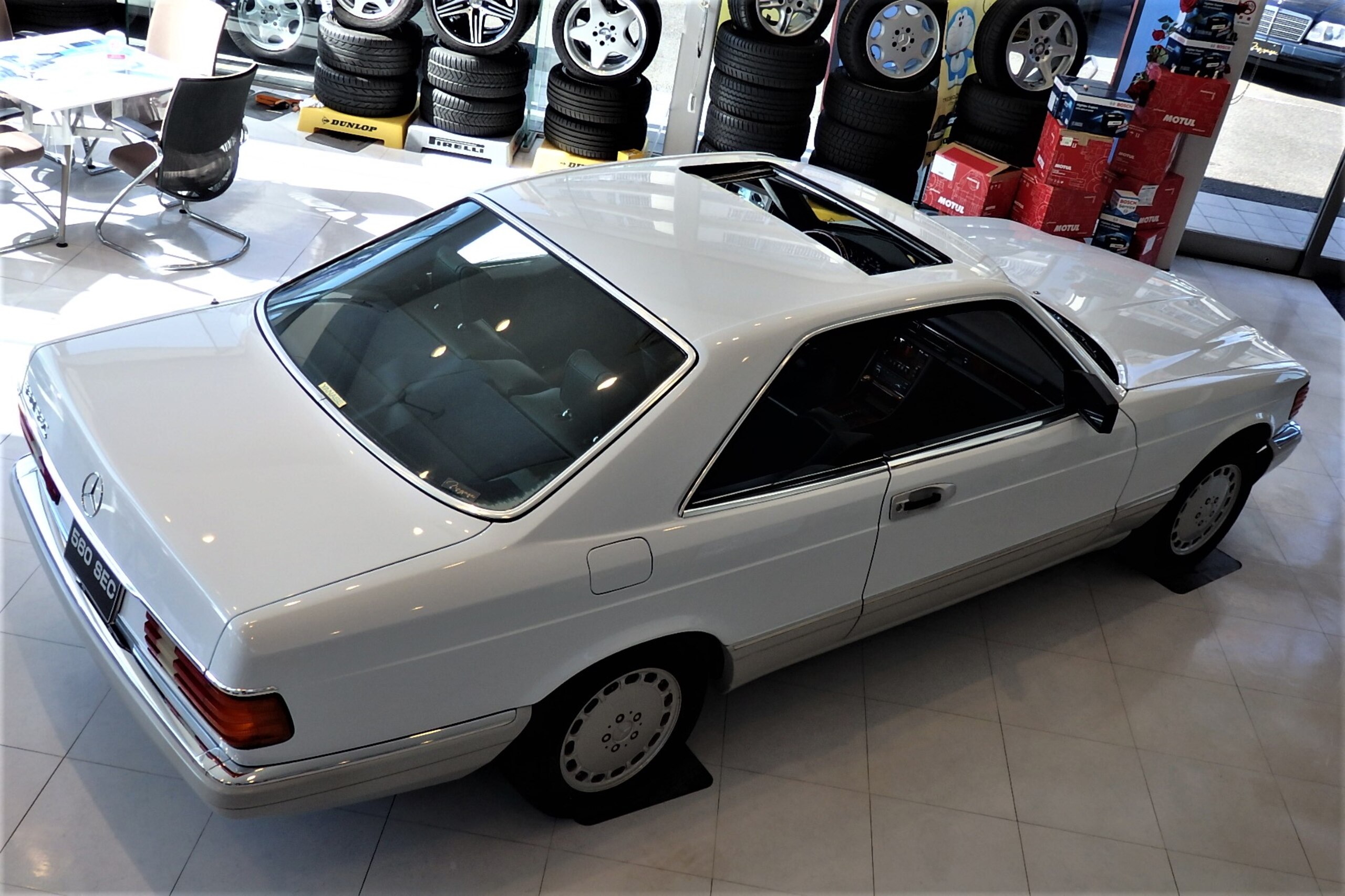 1990 Mercedes Benz 560SEC — Photo 8 / 22