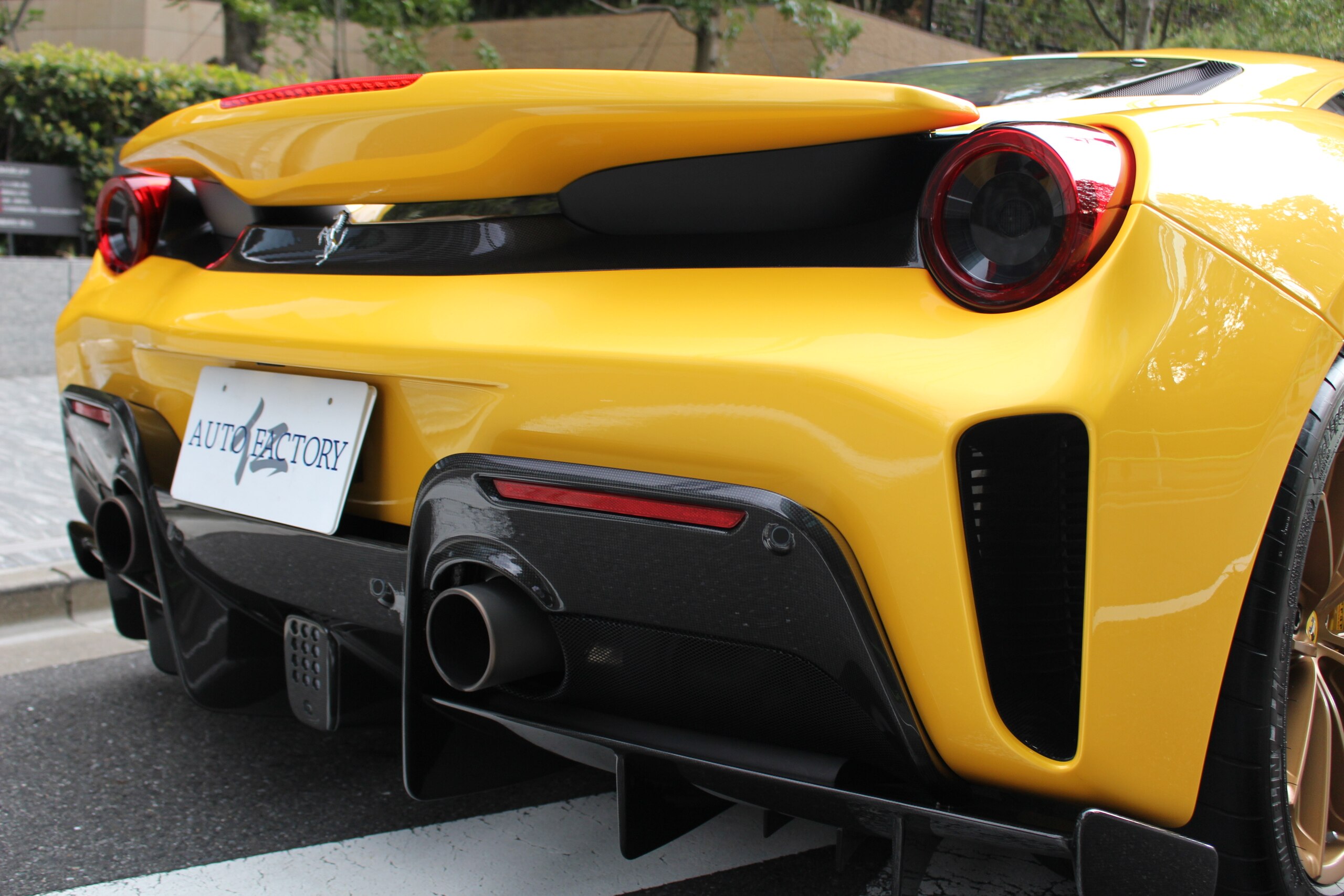2020 Ferrari 488 Pista — Photo 6 / 17