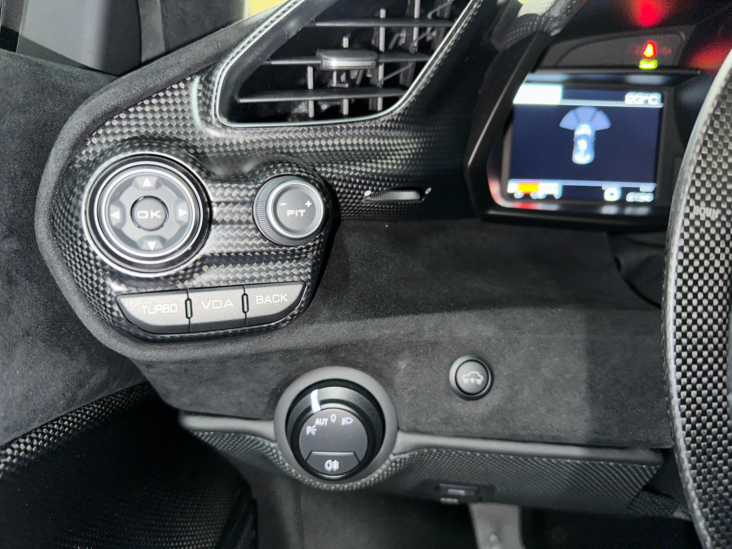 2019 Ferrari 488 Pista — Photo 8 / 17