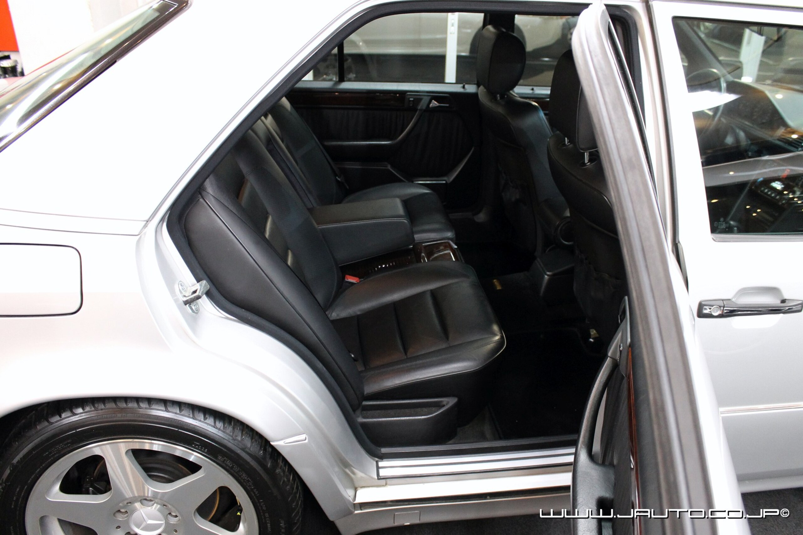 1994 Mercedes Benz E500 — Photo 11 / 14