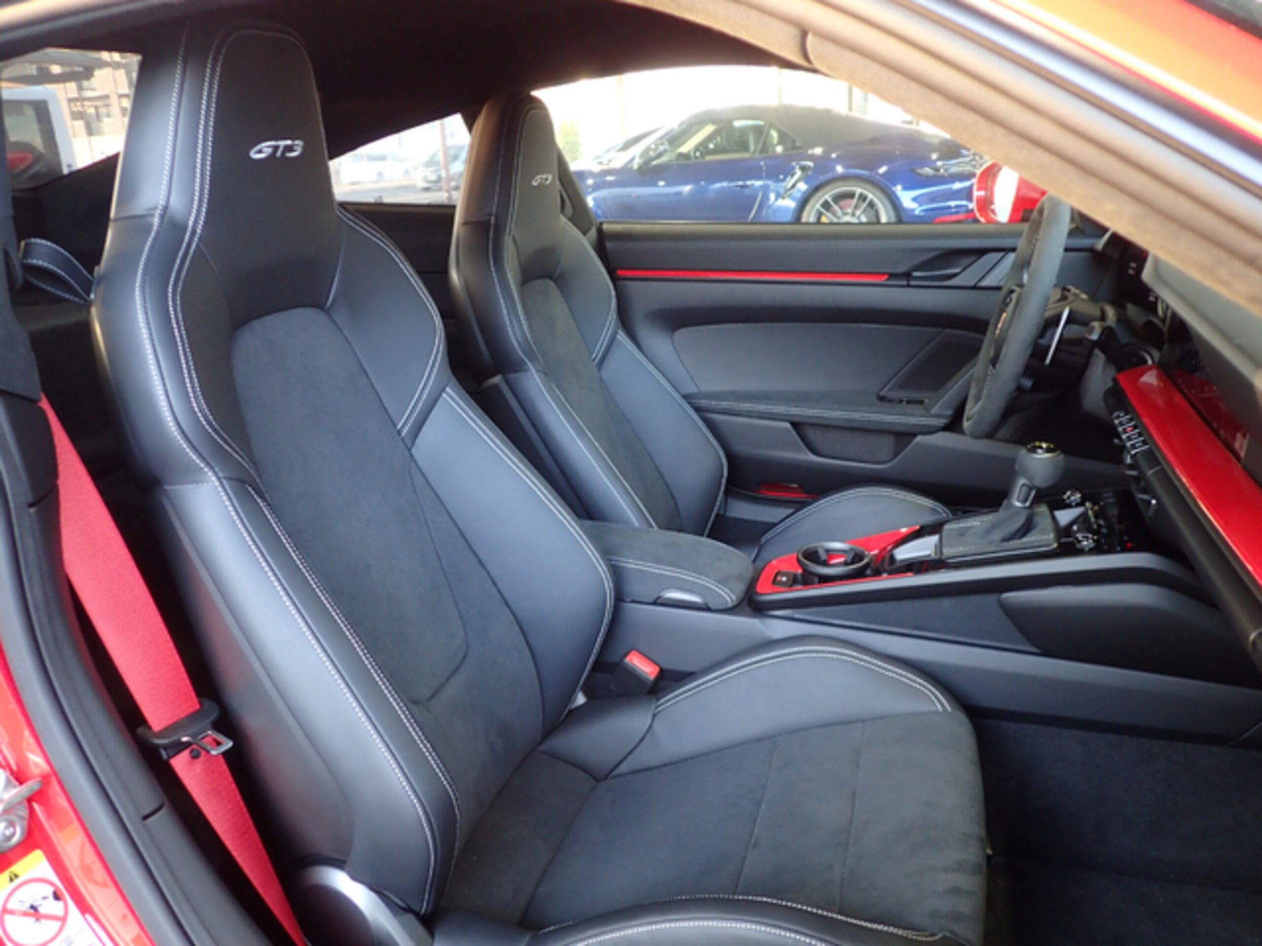 2024 Porsche 911 GT3 — Photo 14 / 21