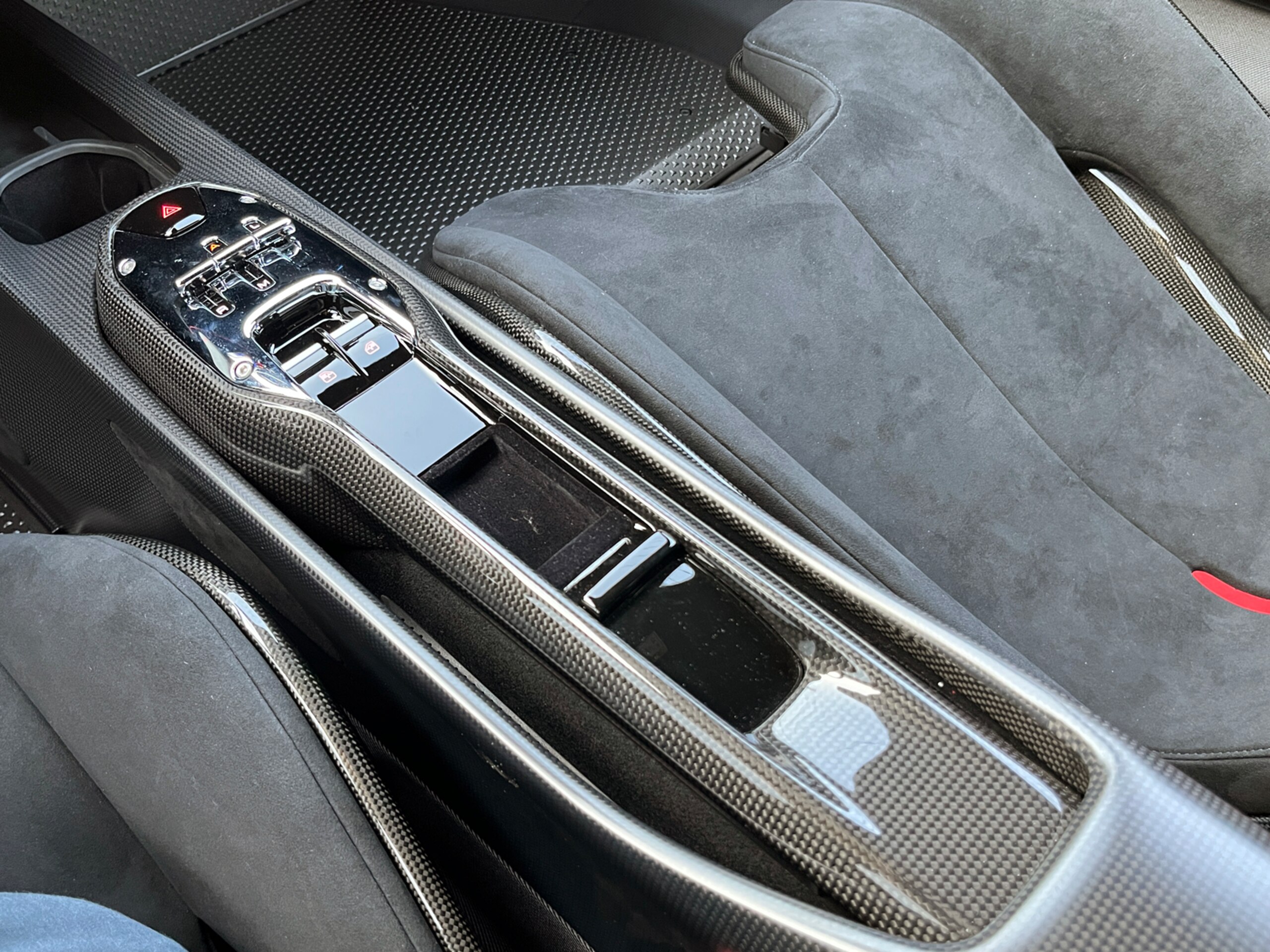 2026 Ferrari 296 Speciale — Photo 8 / 28