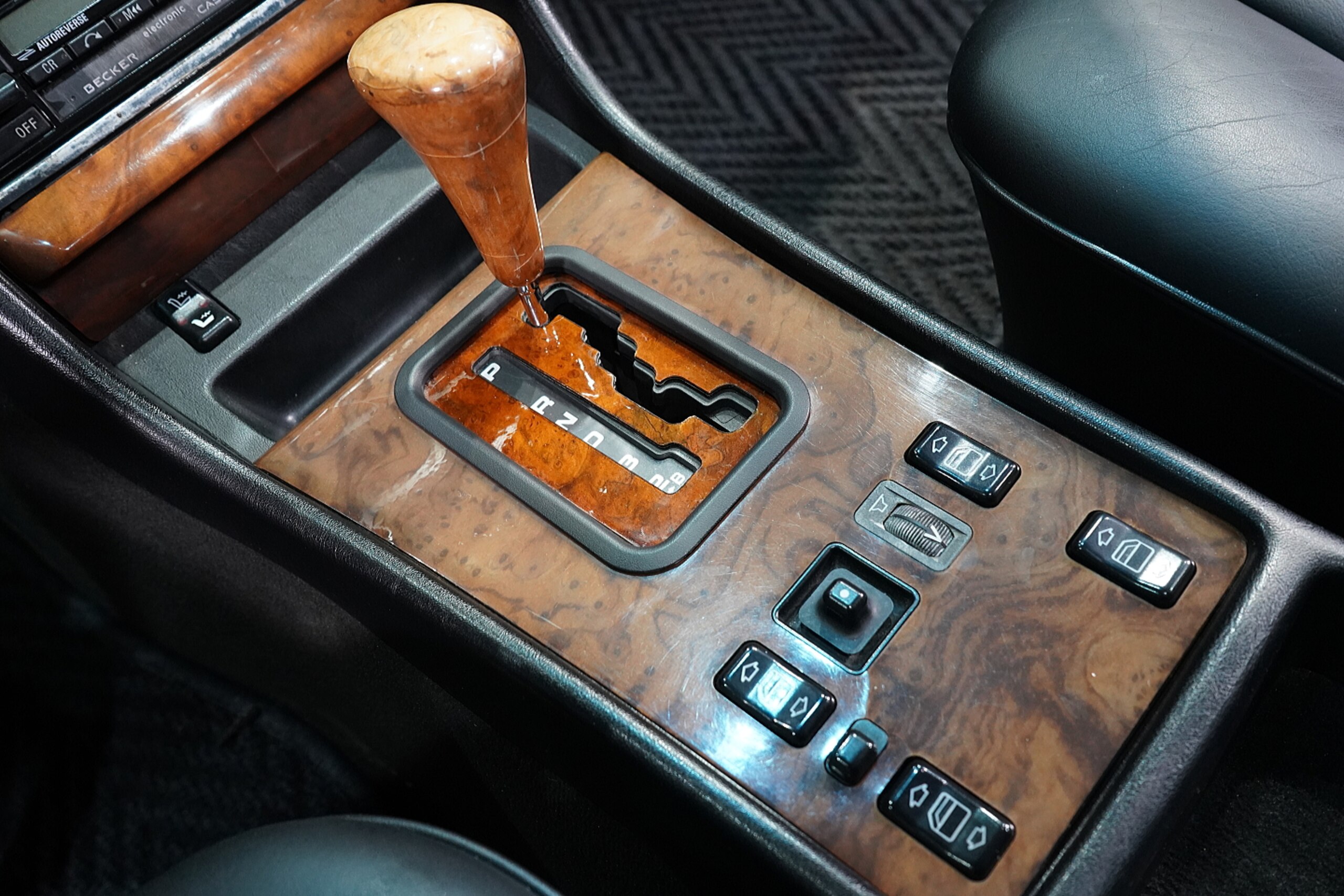 1989 Mercedes Benz 560SEC — Photo 15 / 23
