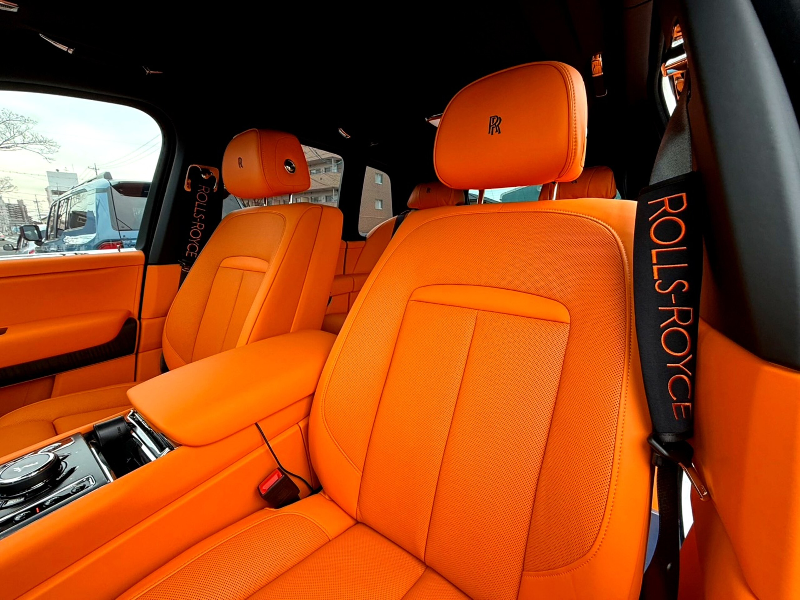 2025 Rolls-Royce Cullinan — Photo 10 / 25