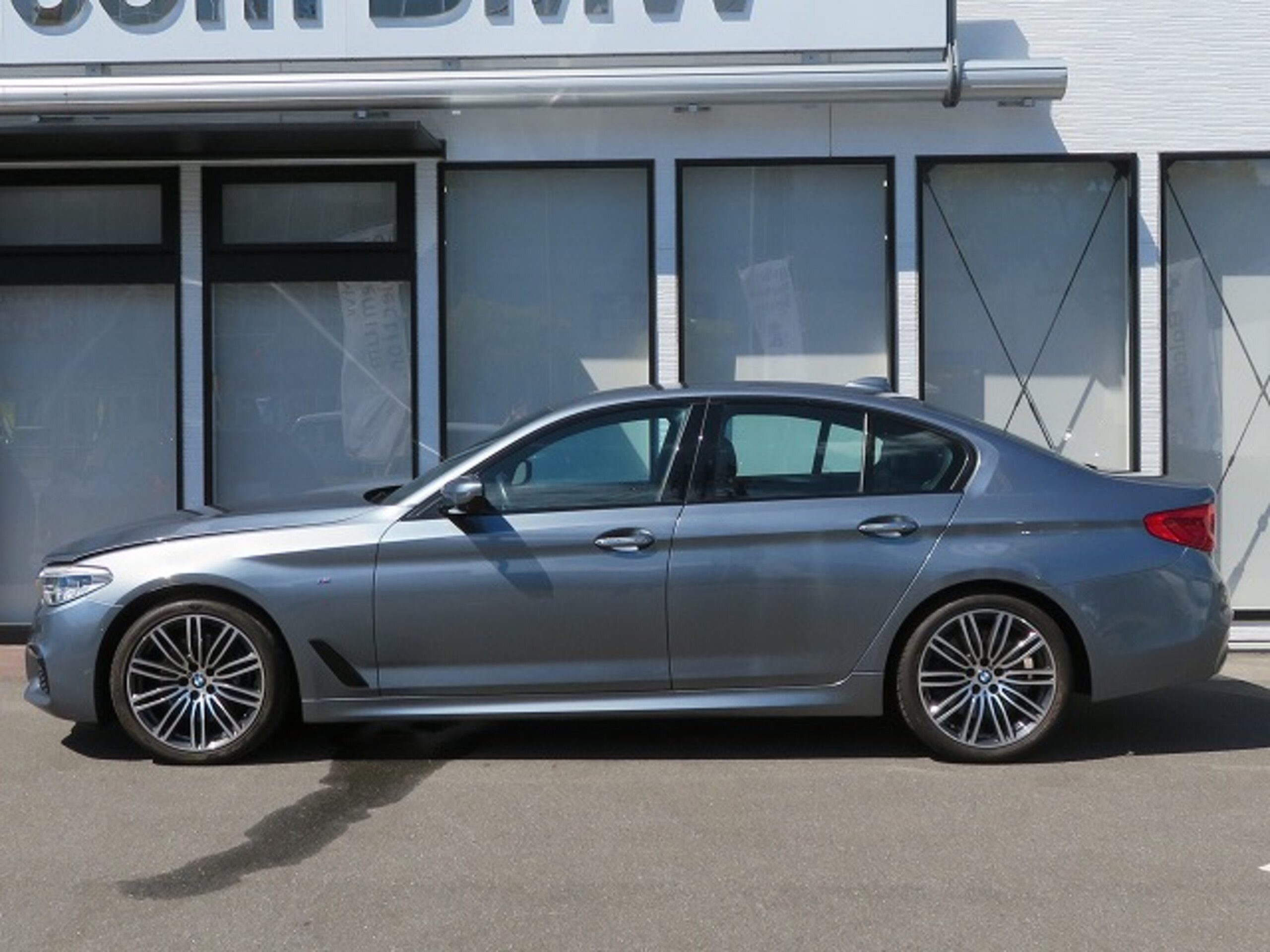 2017 BMW 530i M Sport — Photo 7 / 22