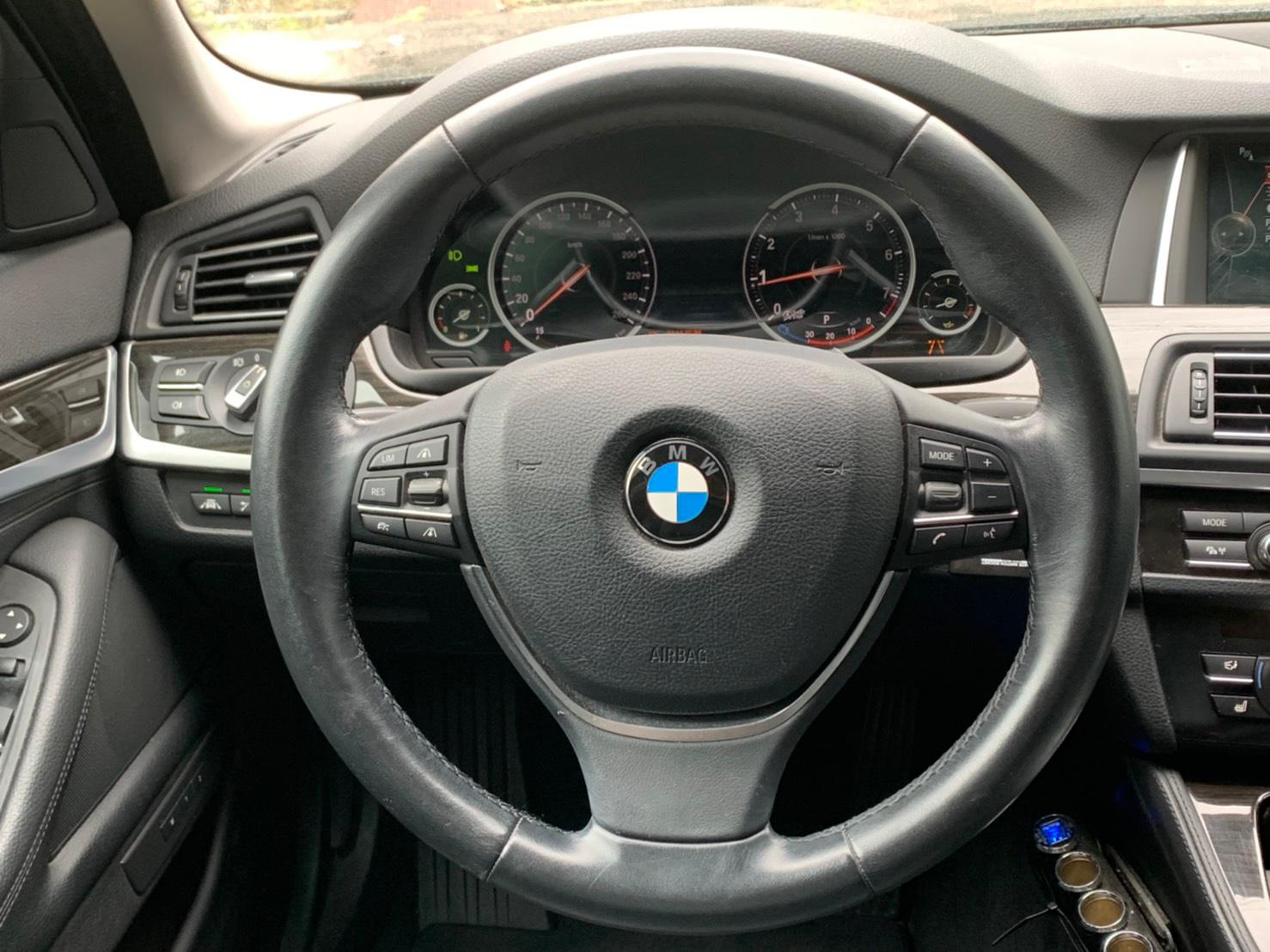 2014 BMW 528i Luxury — Photo 7 / 13